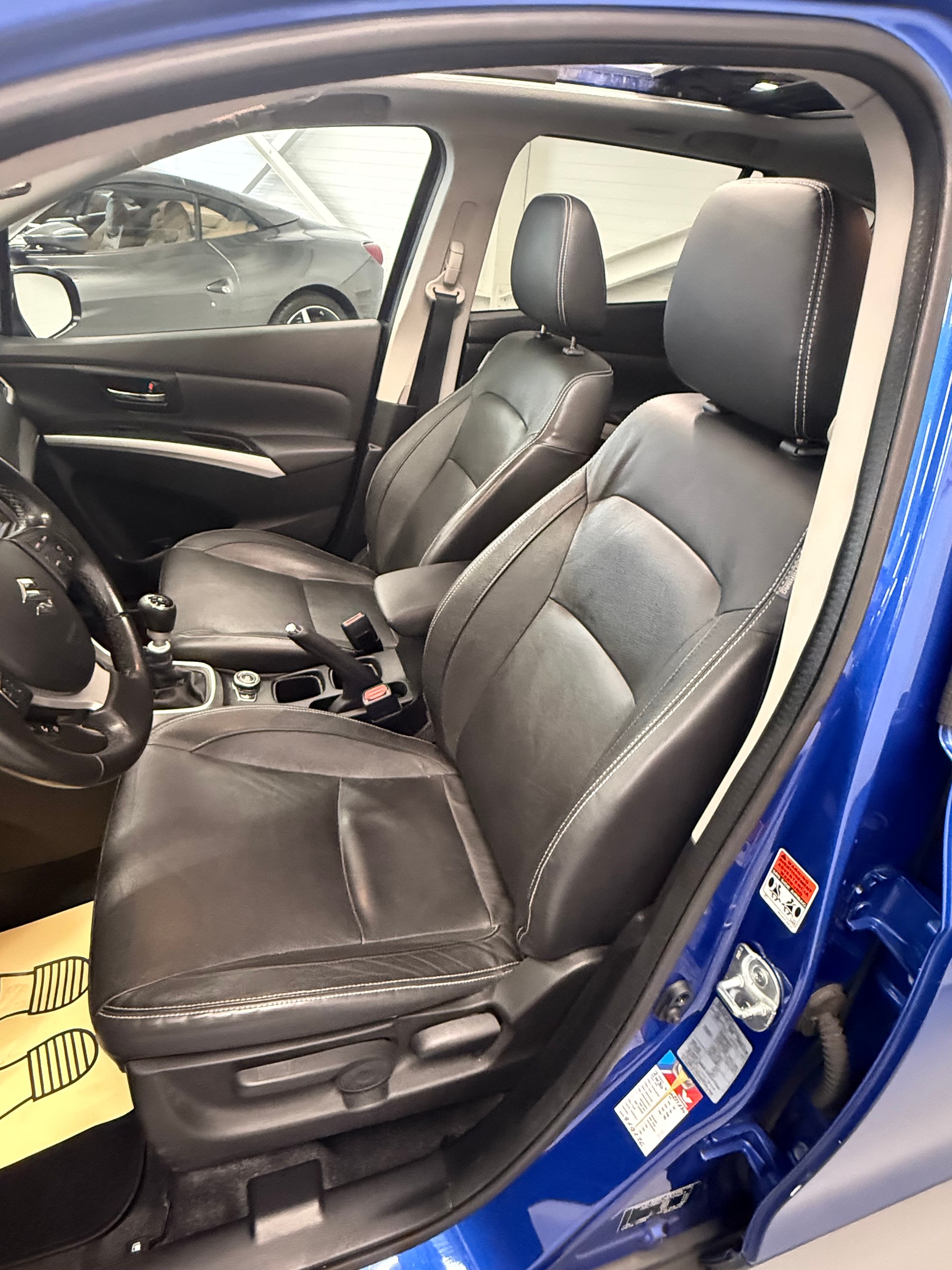 SUZUKI SX4 S-Cross 1.6 TD Sergio Cellano Top 4WD-image-11