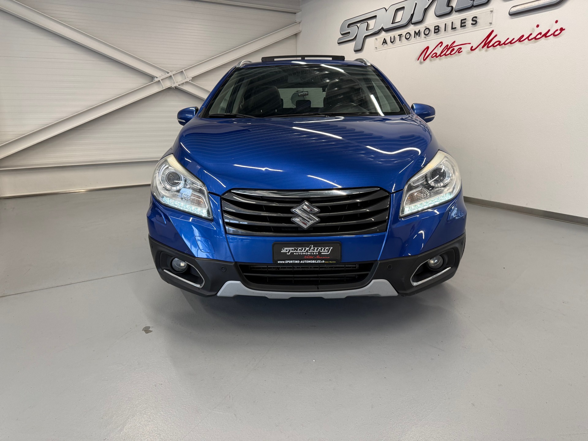 SUZUKI SX4 S-Cross 1.6 TD Sergio Cellano Top 4WD-image-4