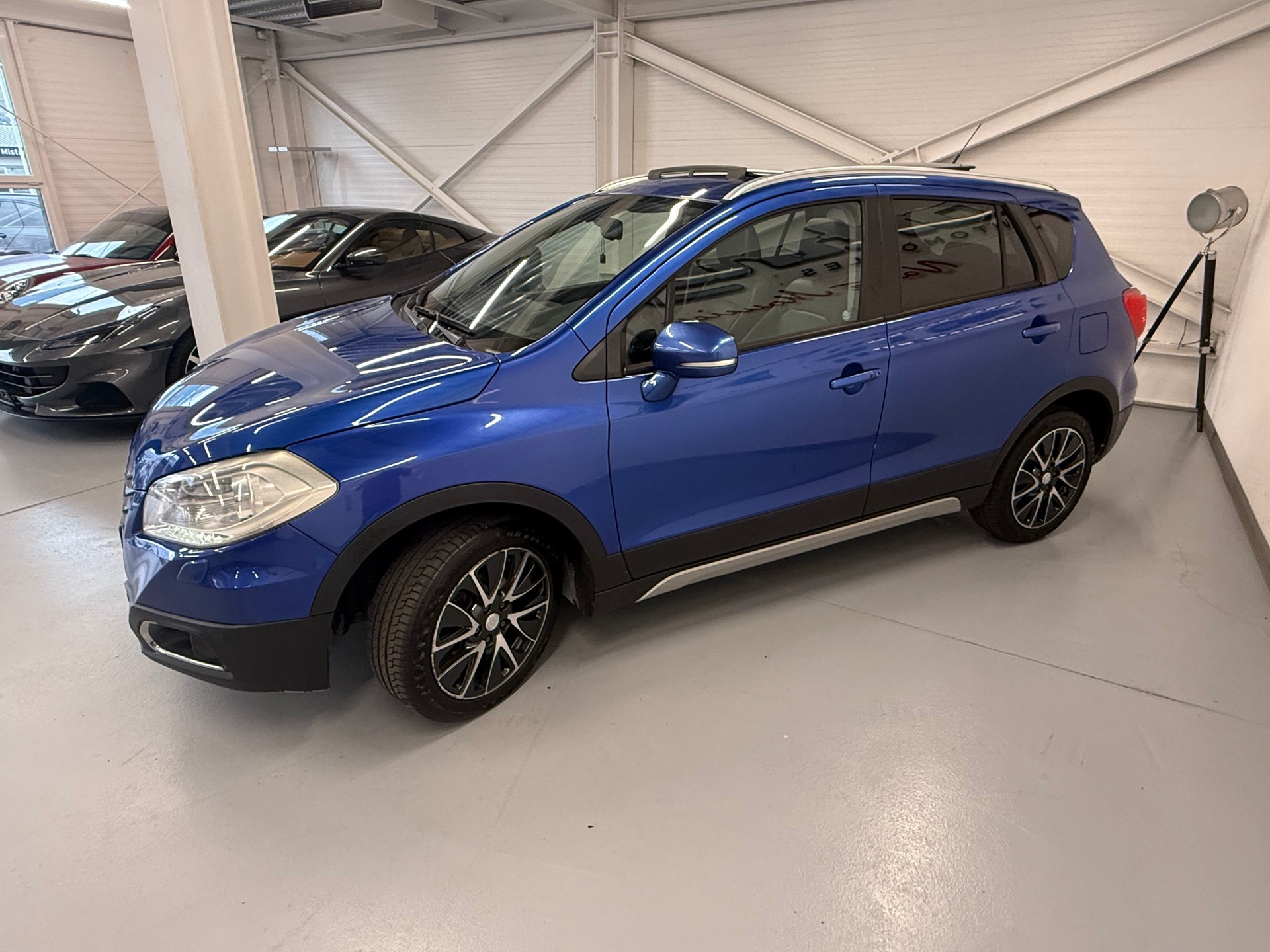 SUZUKI SX4 S-Cross 1.6 TD Sergio Cellano Top 4WD-image-8