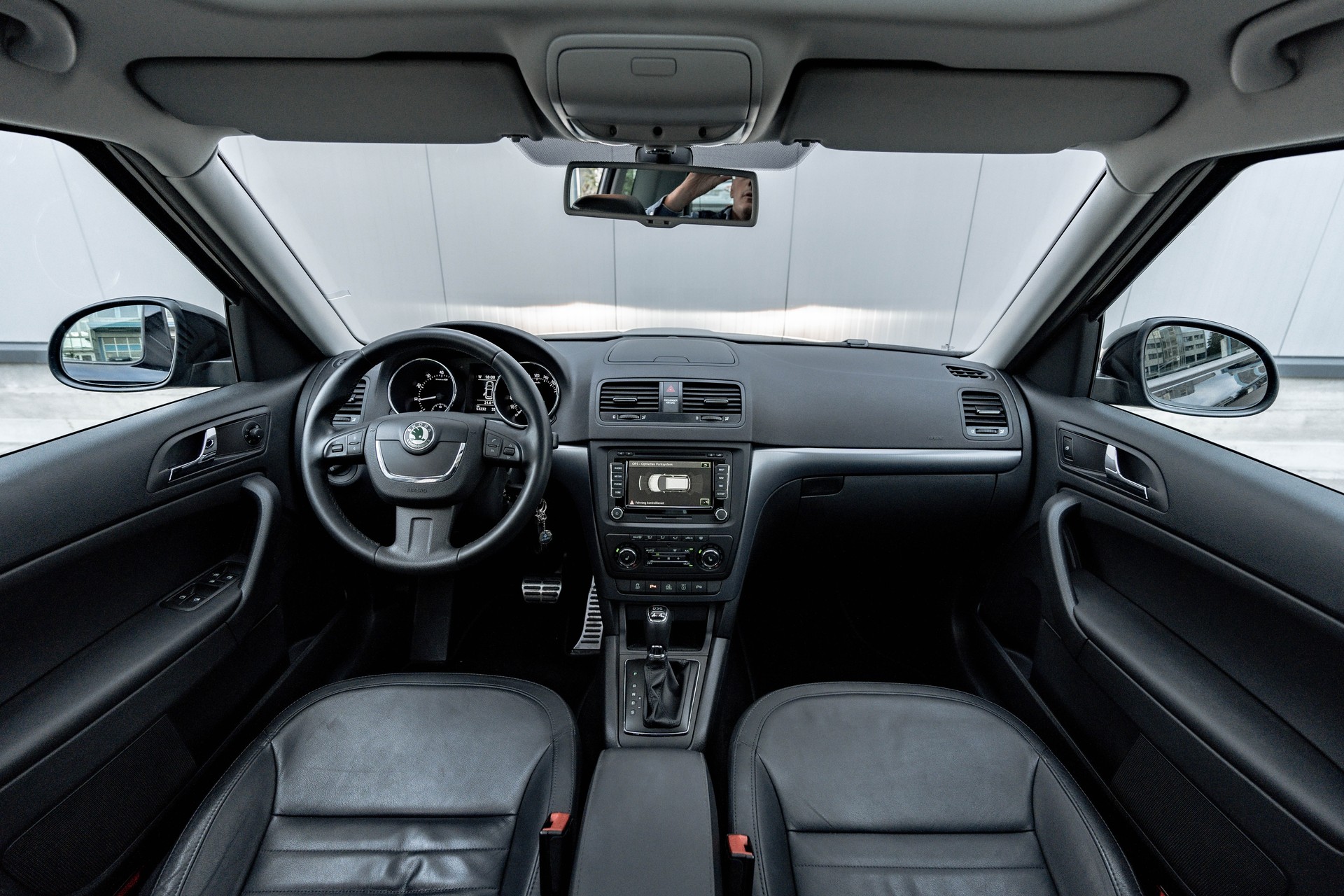 SKODA Yeti 1.8 TSI Elegance 4x4 DSG * TRAUMHAFTE AUSSTATTUNG * FRISCH AB MFK * TOP GEPFLEGTES FAHRZEUG *-image-7