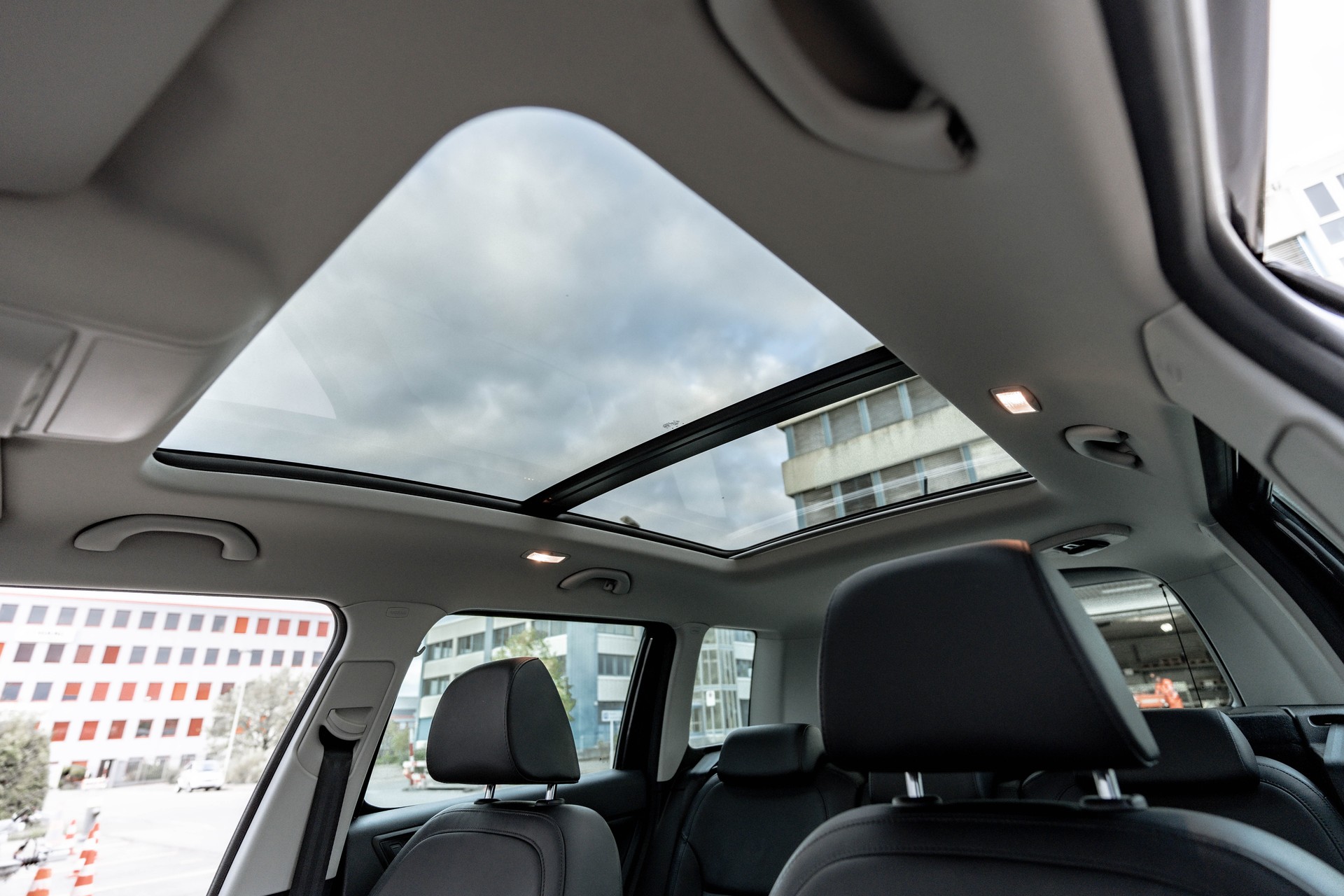SKODA Yeti 1.8 TSI Elegance 4x4 DSG * TRAUMHAFTE AUSSTATTUNG * FRISCH AB MFK * TOP GEPFLEGTES FAHRZEUG *-image-13