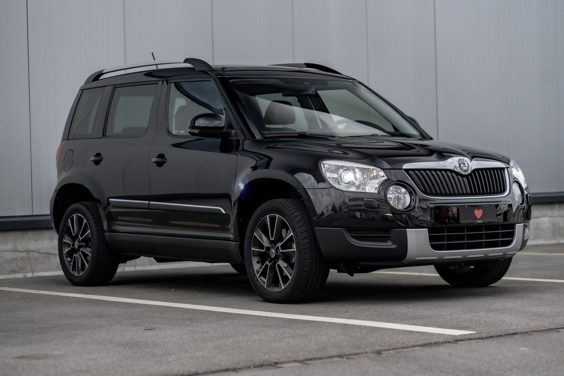 SKODA Yeti 1.8 TSI Elegance 4x4 DSG * TRAUMHAFTE AUSSTATTUNG * FRISCH AB MFK * TOP GEPFLEGTES FAHRZEUG *-showroom-element-2