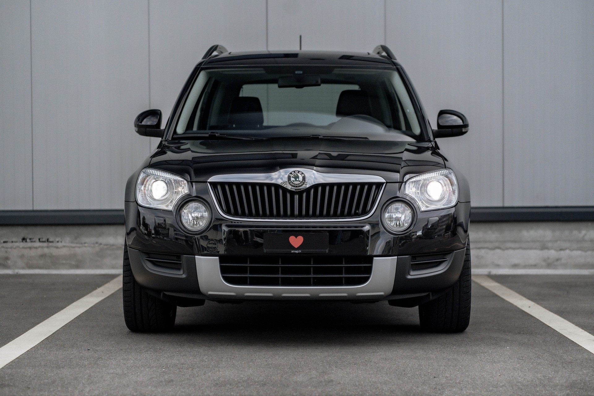 SKODA Yeti 1.8 TSI Elegance 4x4 DSG * TRAUMHAFTE AUSSTATTUNG * FRISCH AB MFK * TOP GEPFLEGTES FAHRZEUG *-showroom-element-1