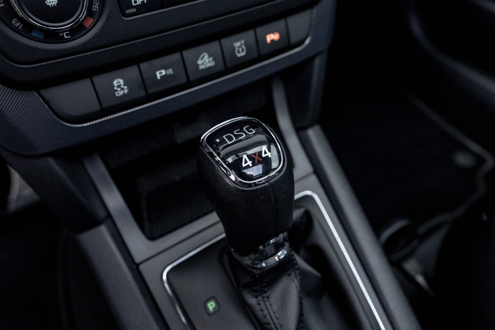 SKODA Yeti 1.8 TSI Elegance 4x4 DSG * TRAUMHAFTE AUSSTATTUNG * FRISCH AB MFK * TOP GEPFLEGTES FAHRZEUG *-image-25