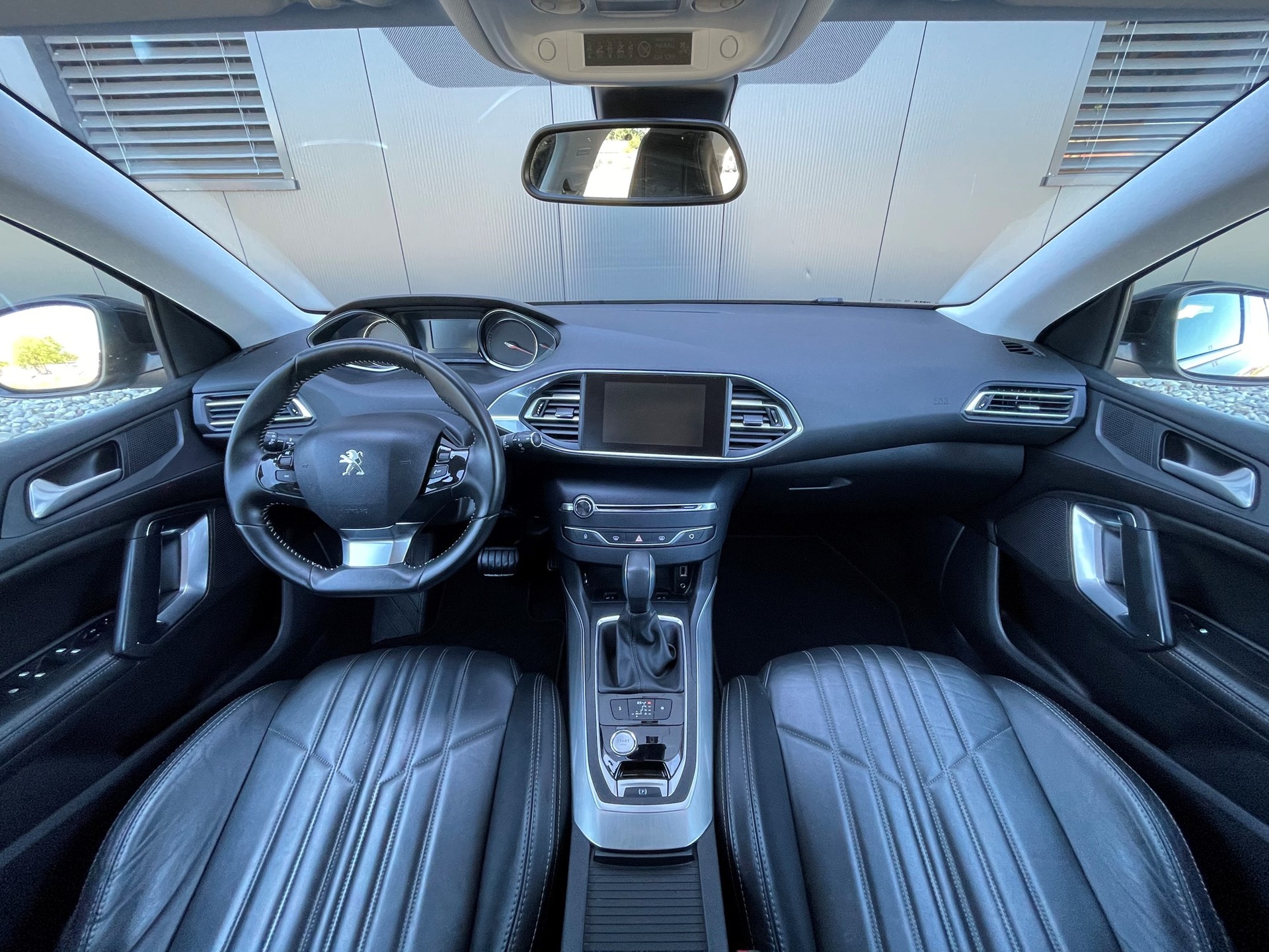 PEUGEOT 308 SW 1.2 THP Allure Automatic Frisch ab MFK 20.03.2026 Bremse V&H komplett ersetzt-image-11