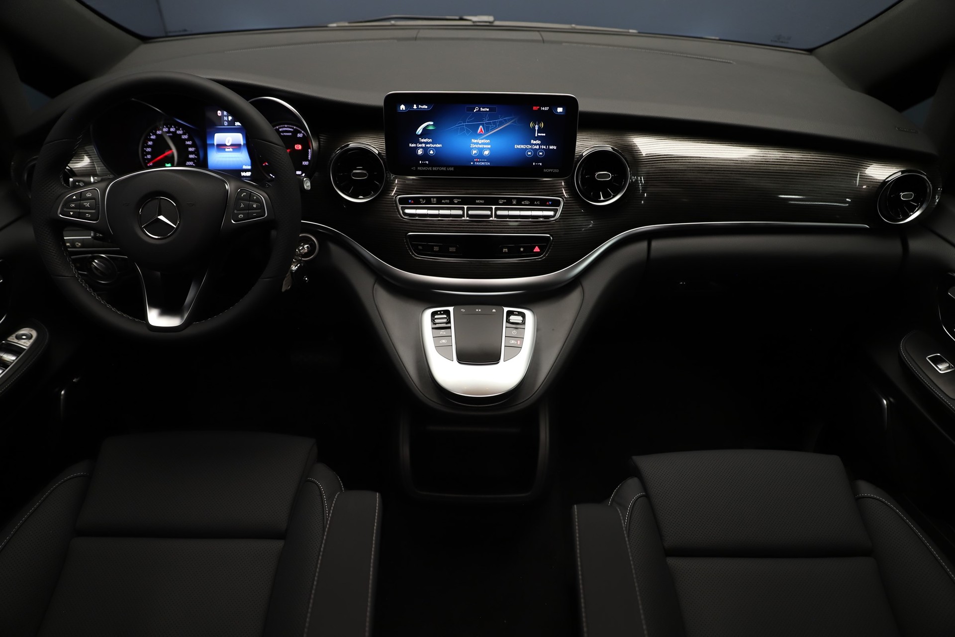 MERCEDES-BENZ EQV 300 lang-image-9