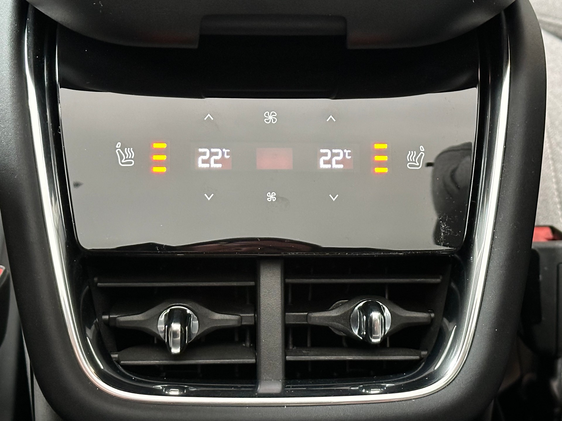VOLVO EX 90 Twin Performance Ultra AWD-image-8