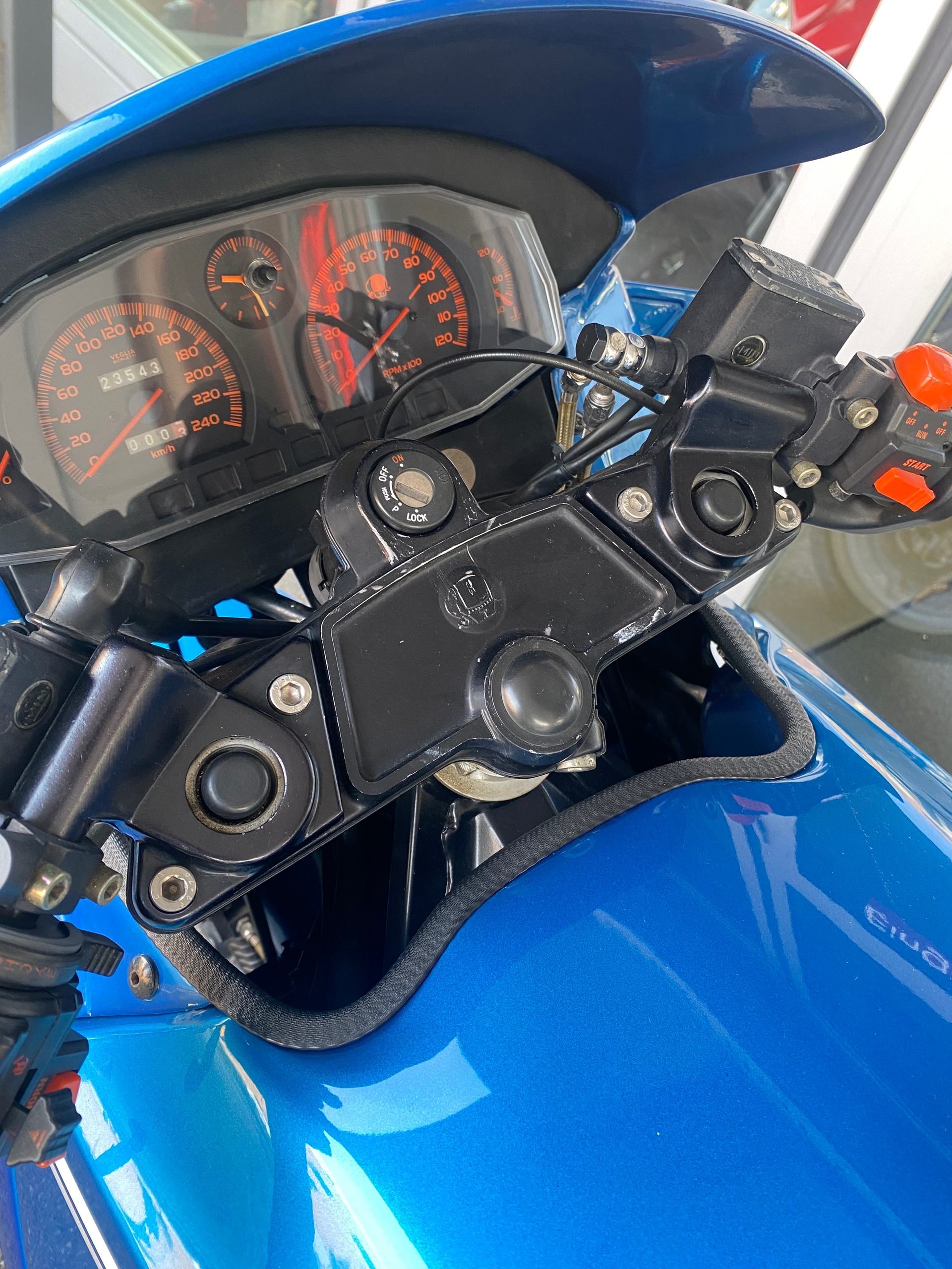 DUCATI Paso 906-image-8