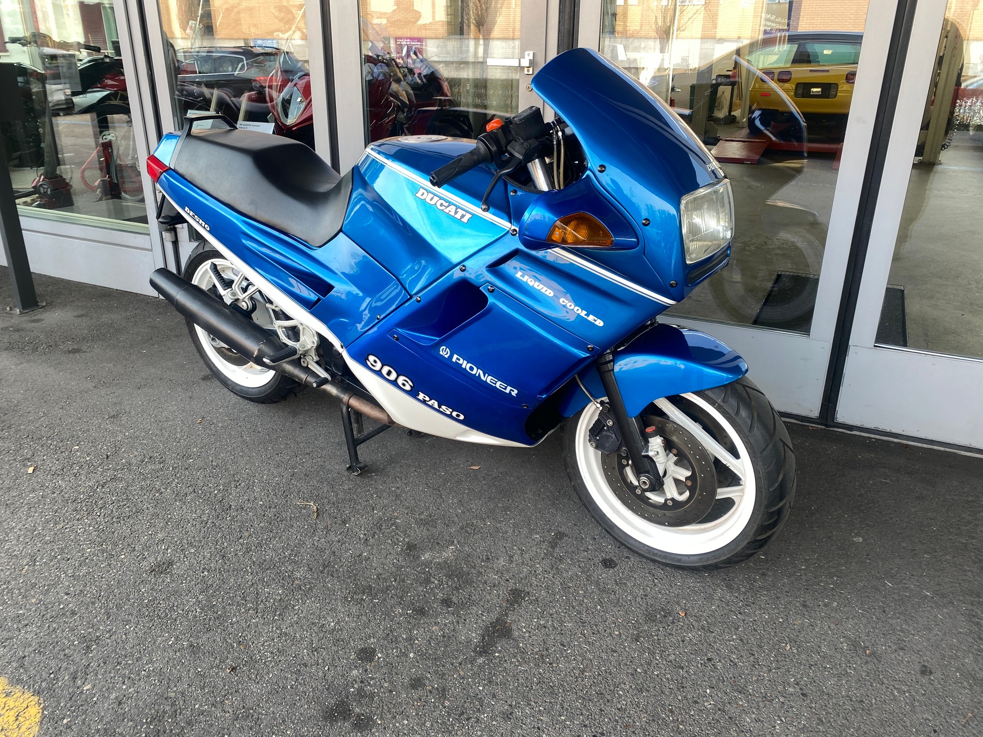 DUCATI Paso 906