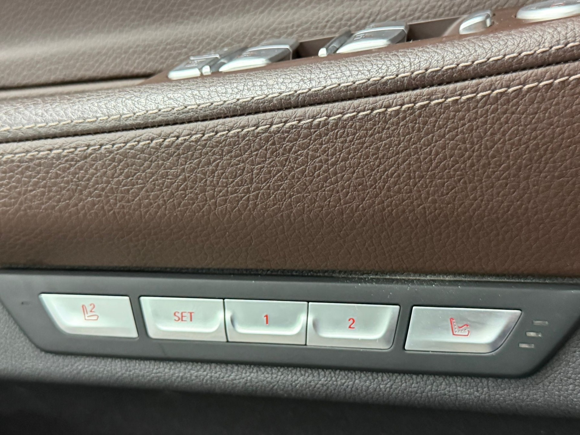 BMW 750Li xDrive 4 Sitze Langversion Steptronic-image-16