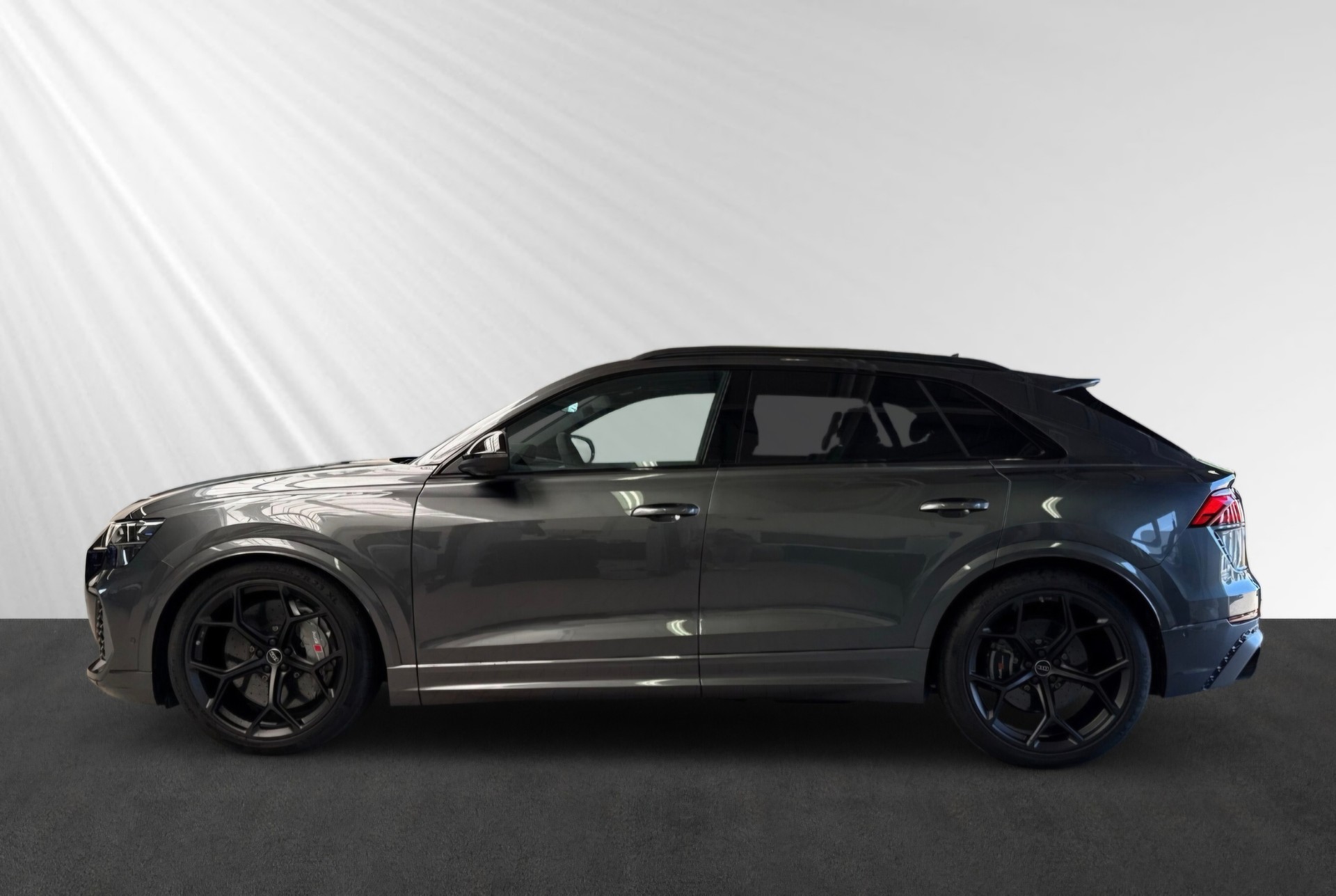 AUDI RSQ8 performance quattro-showroom-element-1