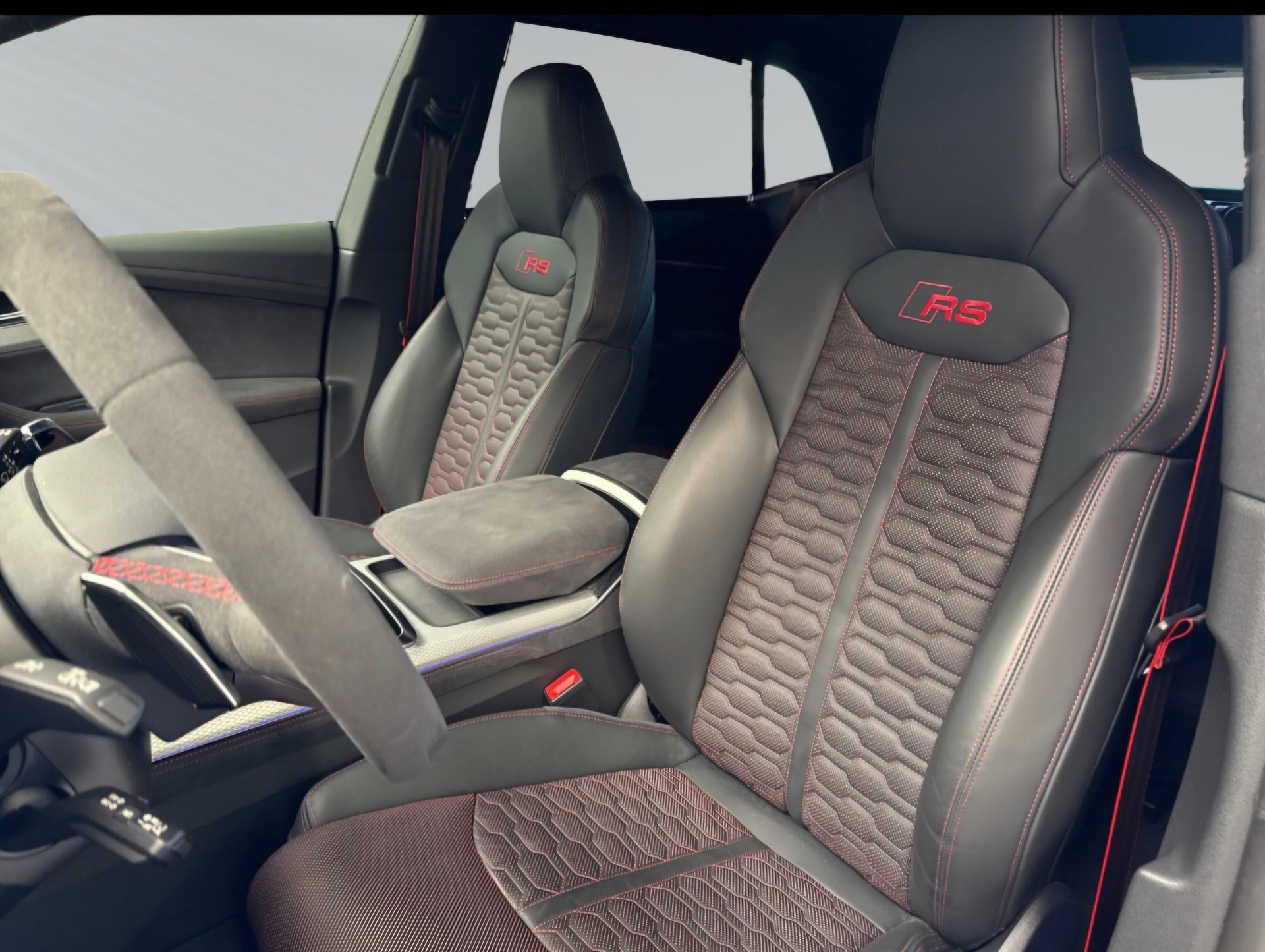 AUDI RSQ8 performance quattro-image-7
