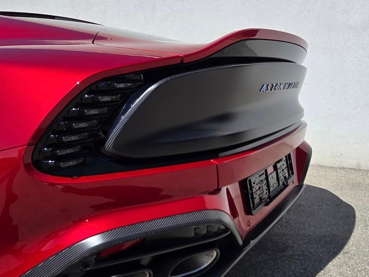 ASTON MARTIN V12 Vanquish-image-13