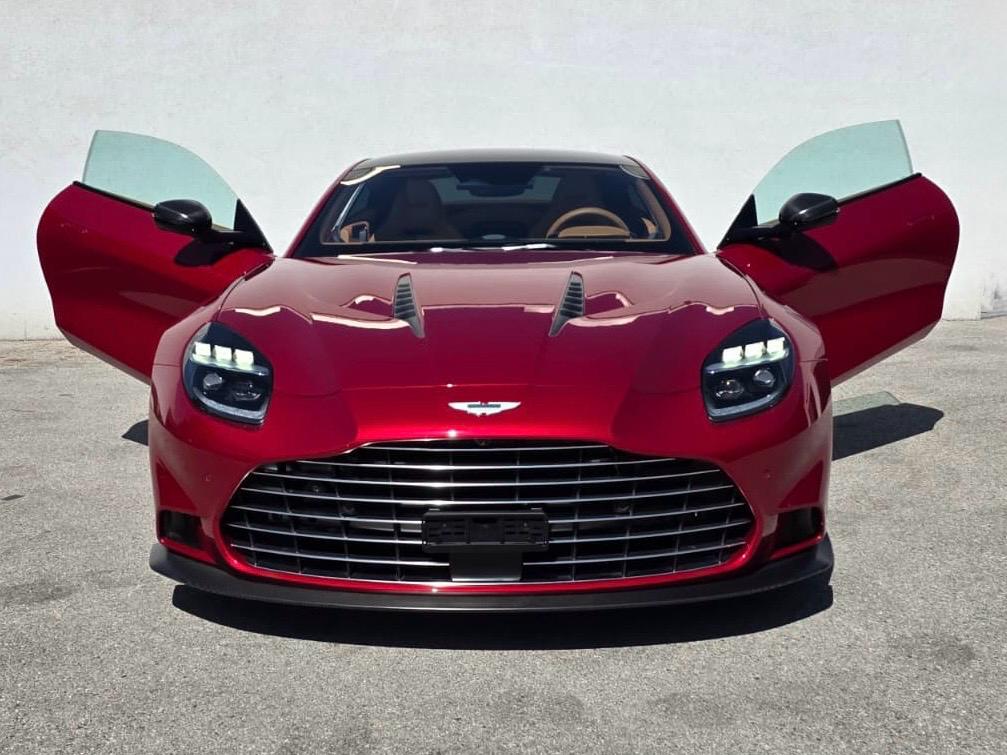 ASTON MARTIN V12 Vanquish-image-4