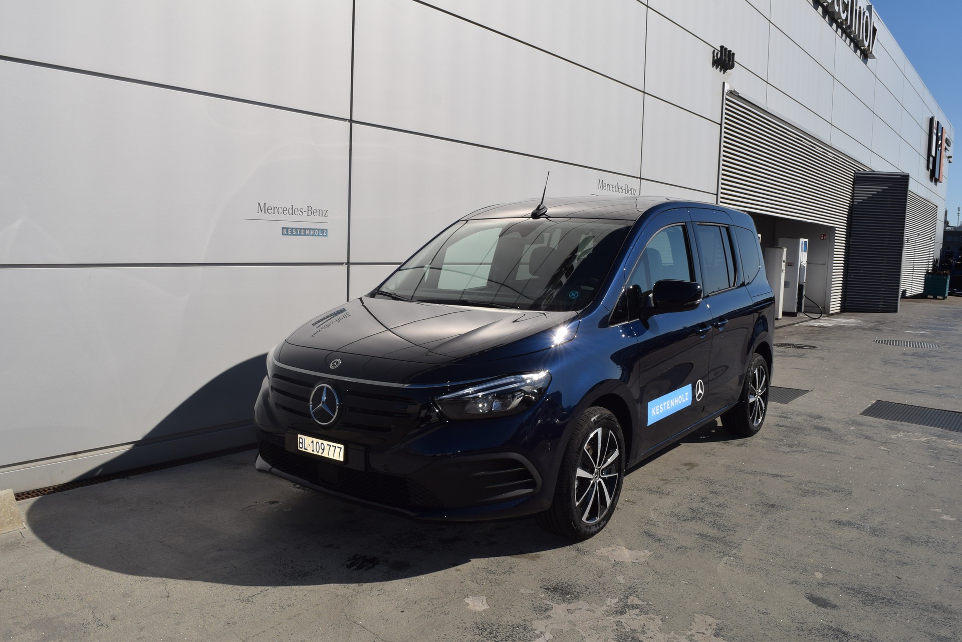 MERCEDES-BENZ EQT