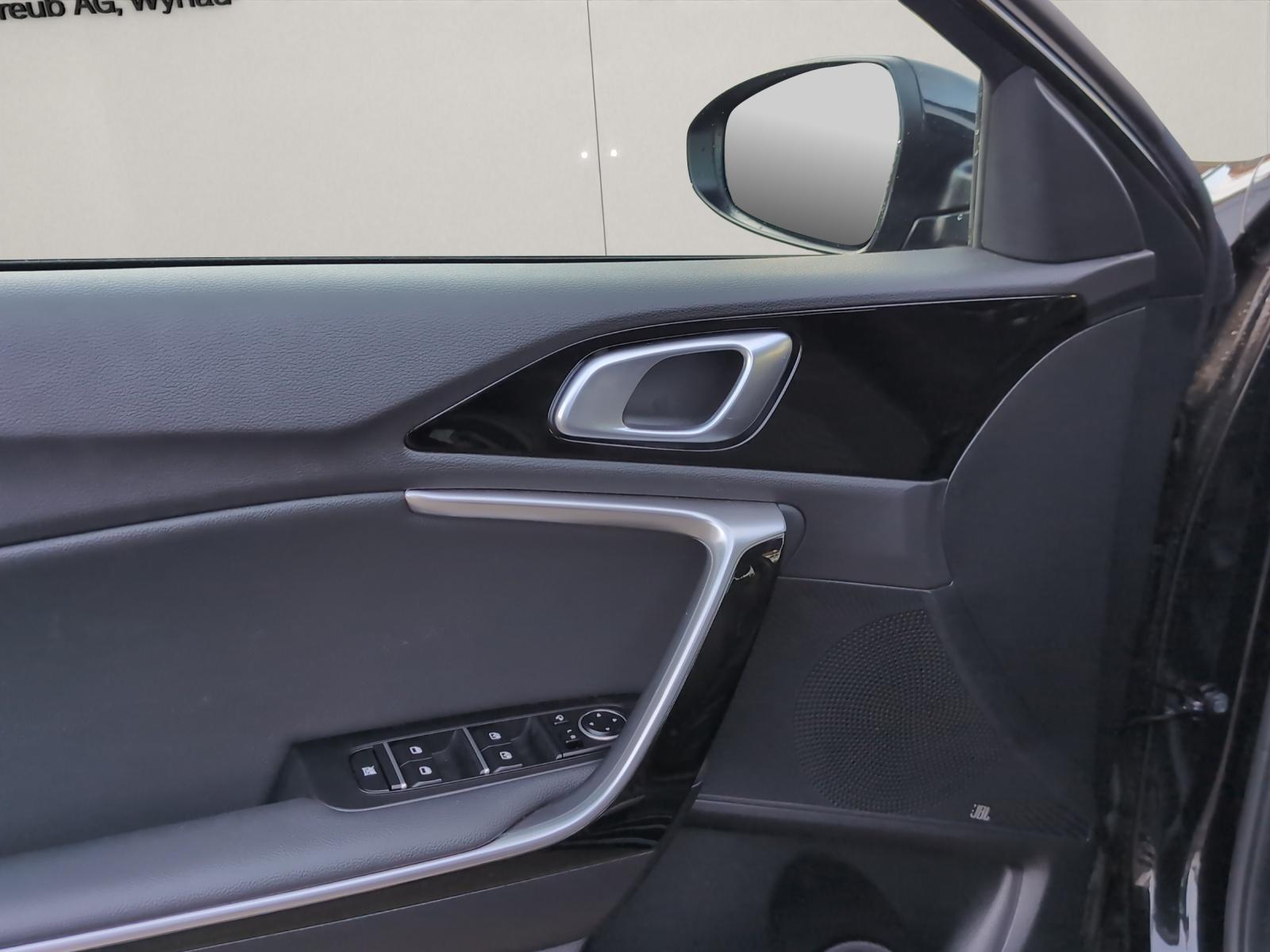 KIA Ceed SW 1.5 T-GDi Power-image-17