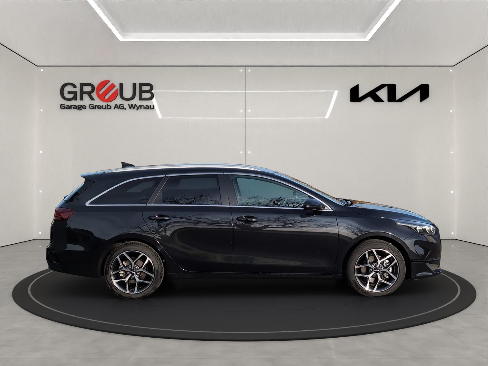 KIA Ceed SW 1.5 T-GDi Power-showroom-element-3