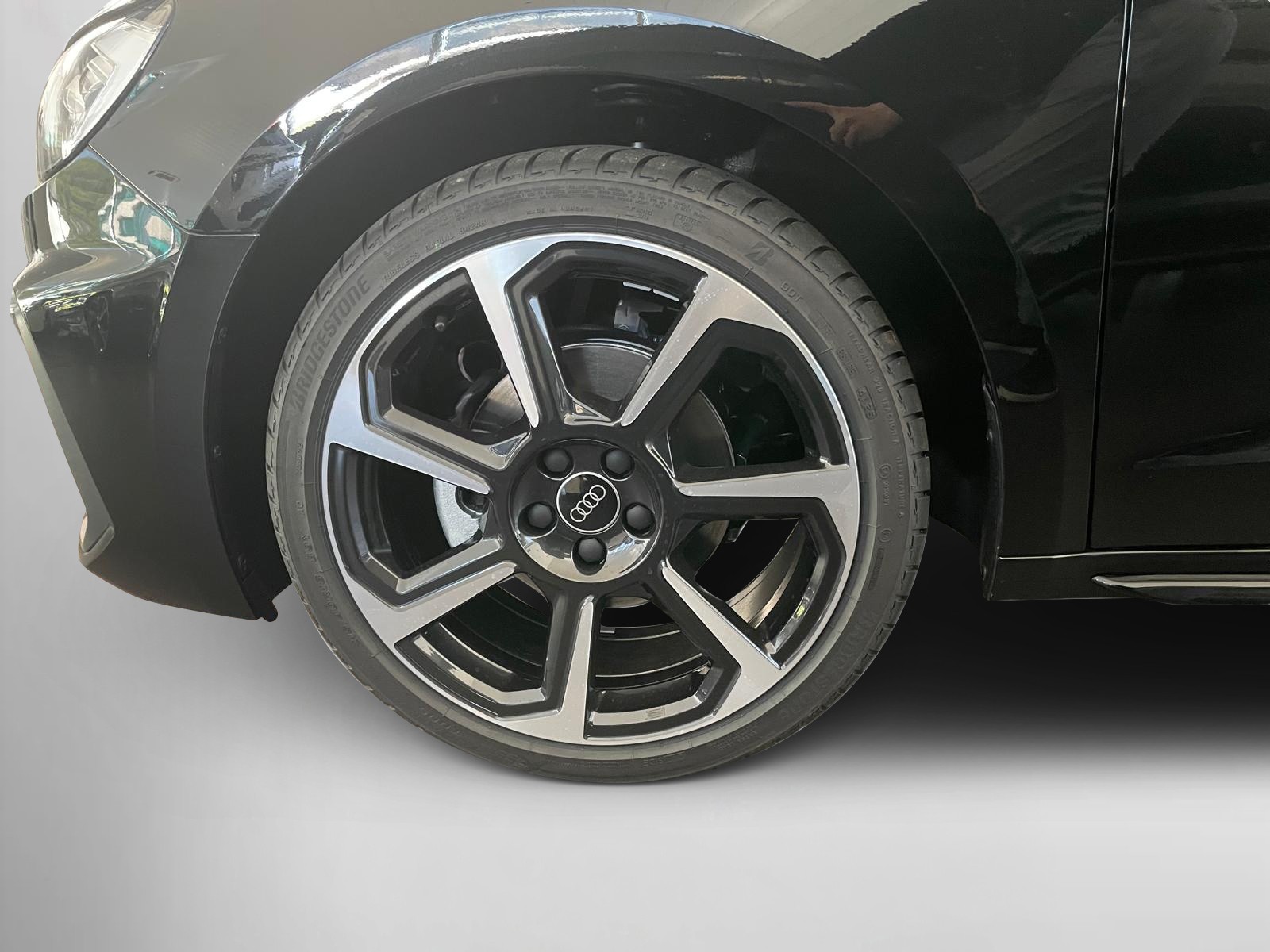 AUDI A1 Sportback 30 TFSI S Line Attraction S-tronic-image-2