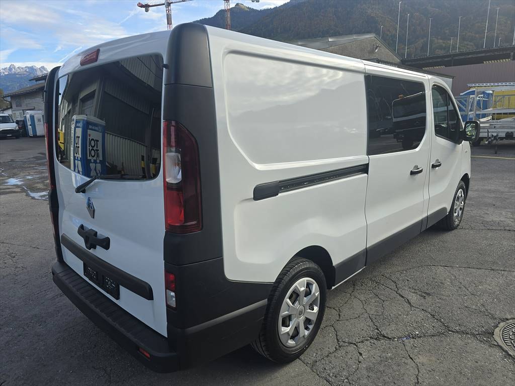 RENAULT Trafic 2.0 dCi145-image-4