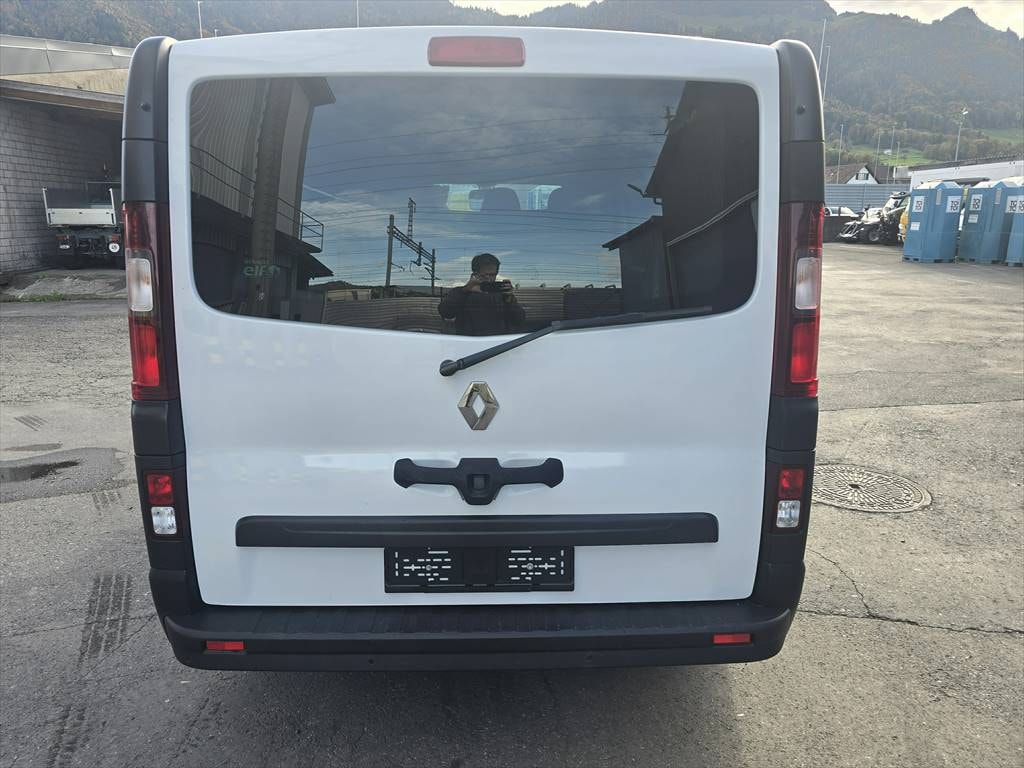 RENAULT Trafic 2.0 dCi145-image-3
