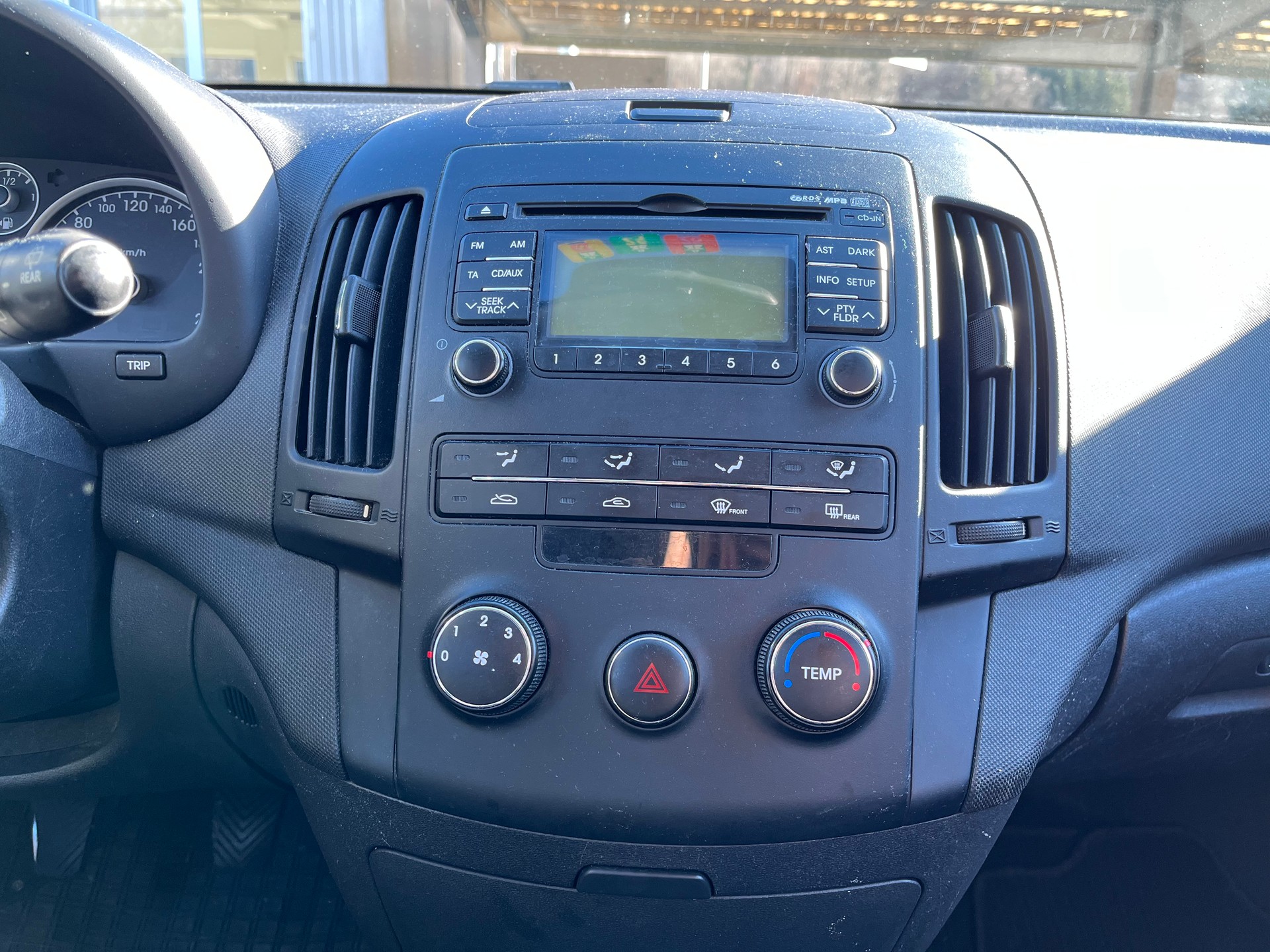 HYUNDAI i30 1.4 Comfort-image-11