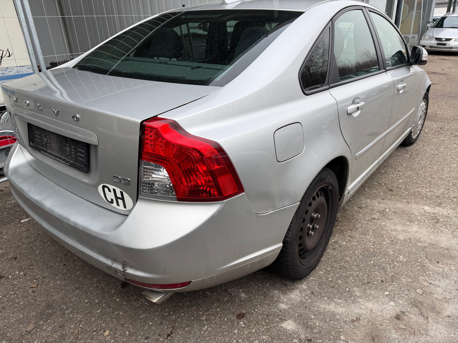 VOLVO S40 D3 Kinetic Geartronic-image-1