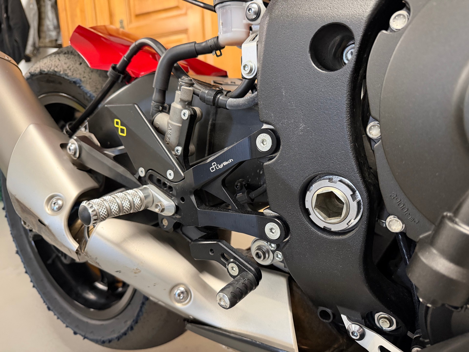 YAMAHA YZF-R1 RN49-image-4