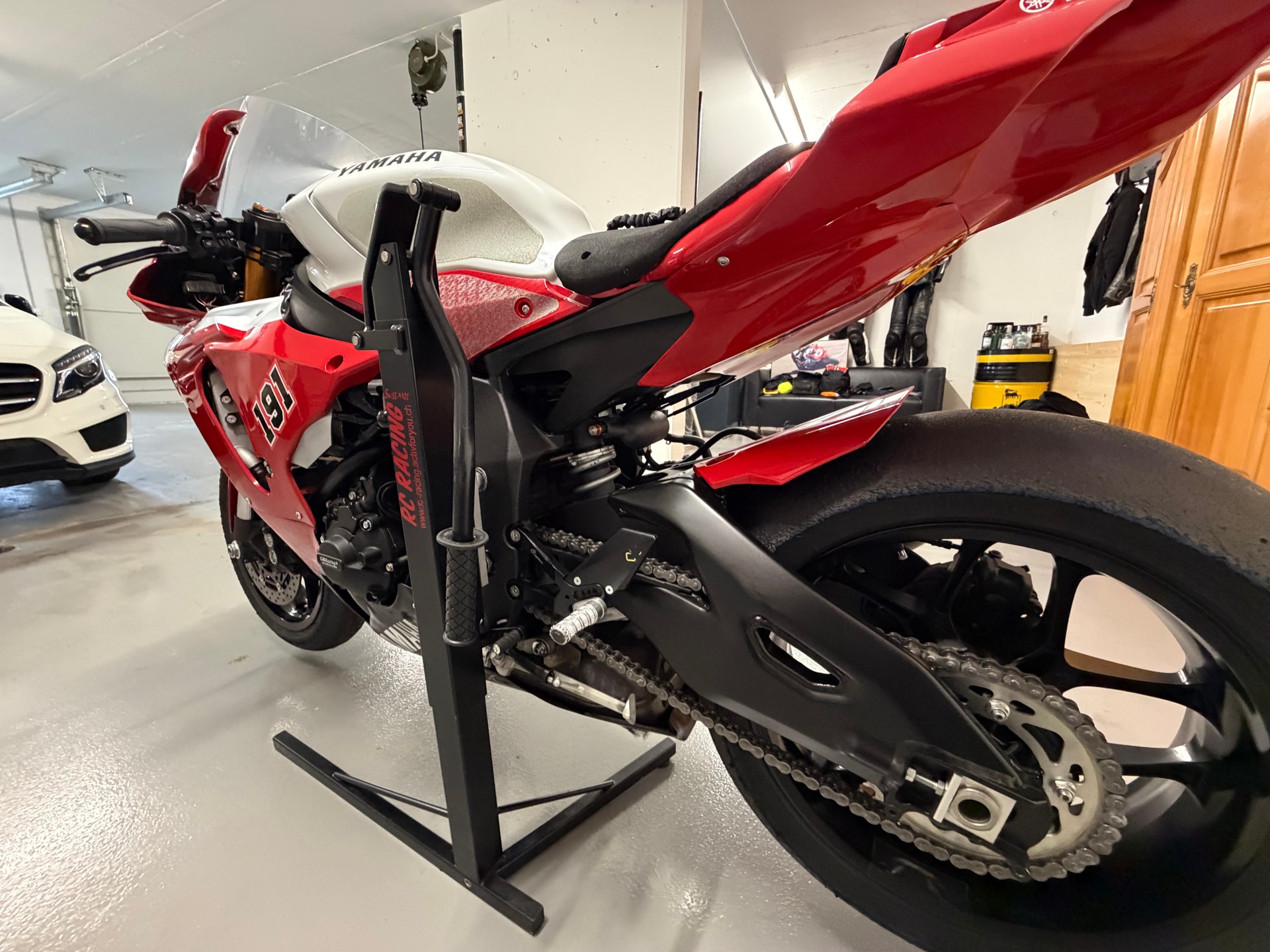 YAMAHA YZF-R1 RN49-image-5