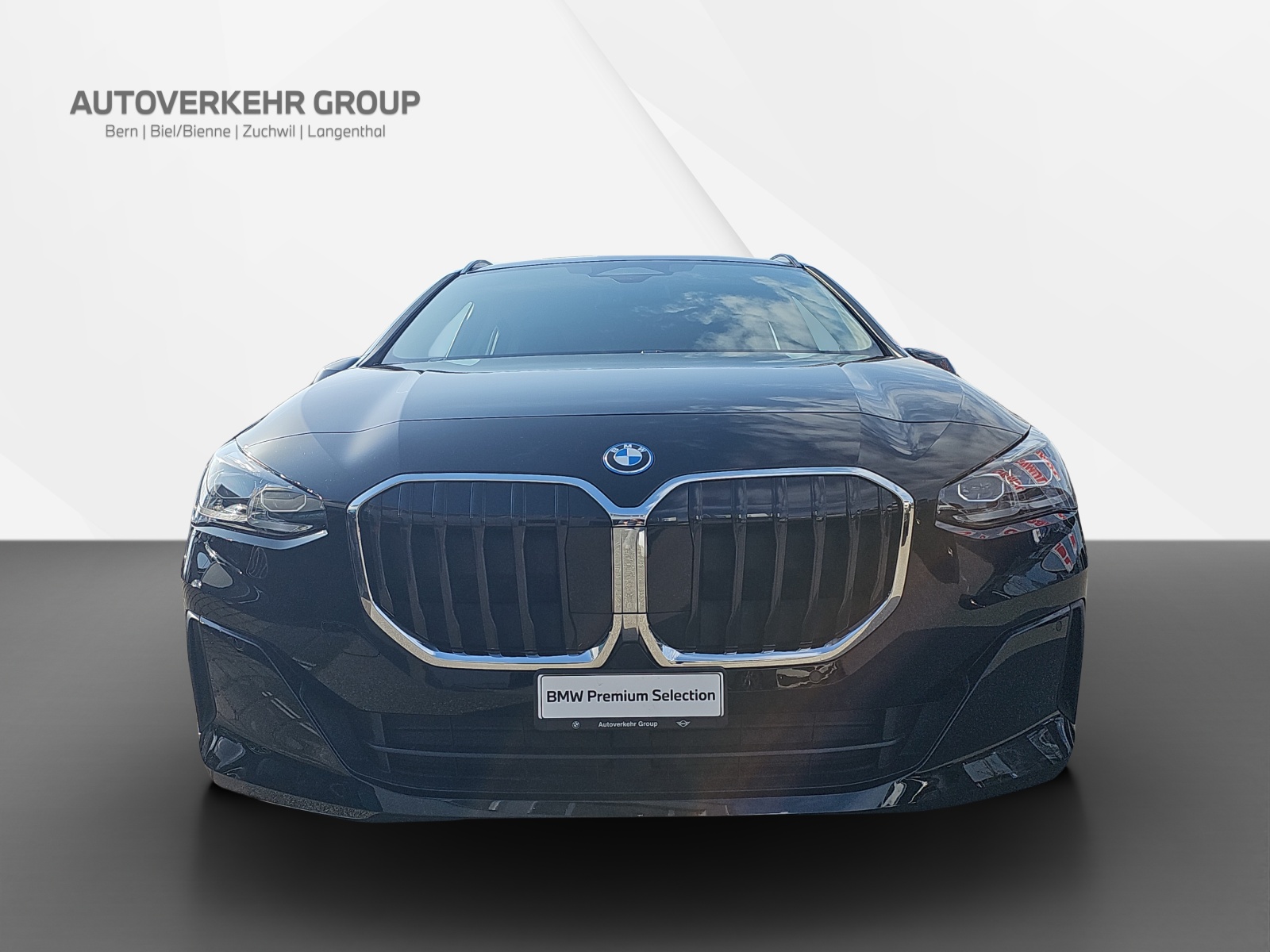 BMW 230e xDrive Act. Tourer-showroom-element-1