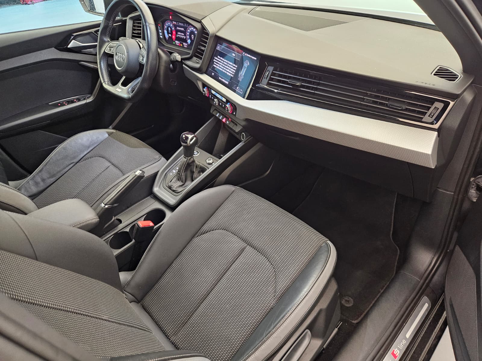 AUDI A1 Sportback 30 TFSI Attraction S-tronic-image-11