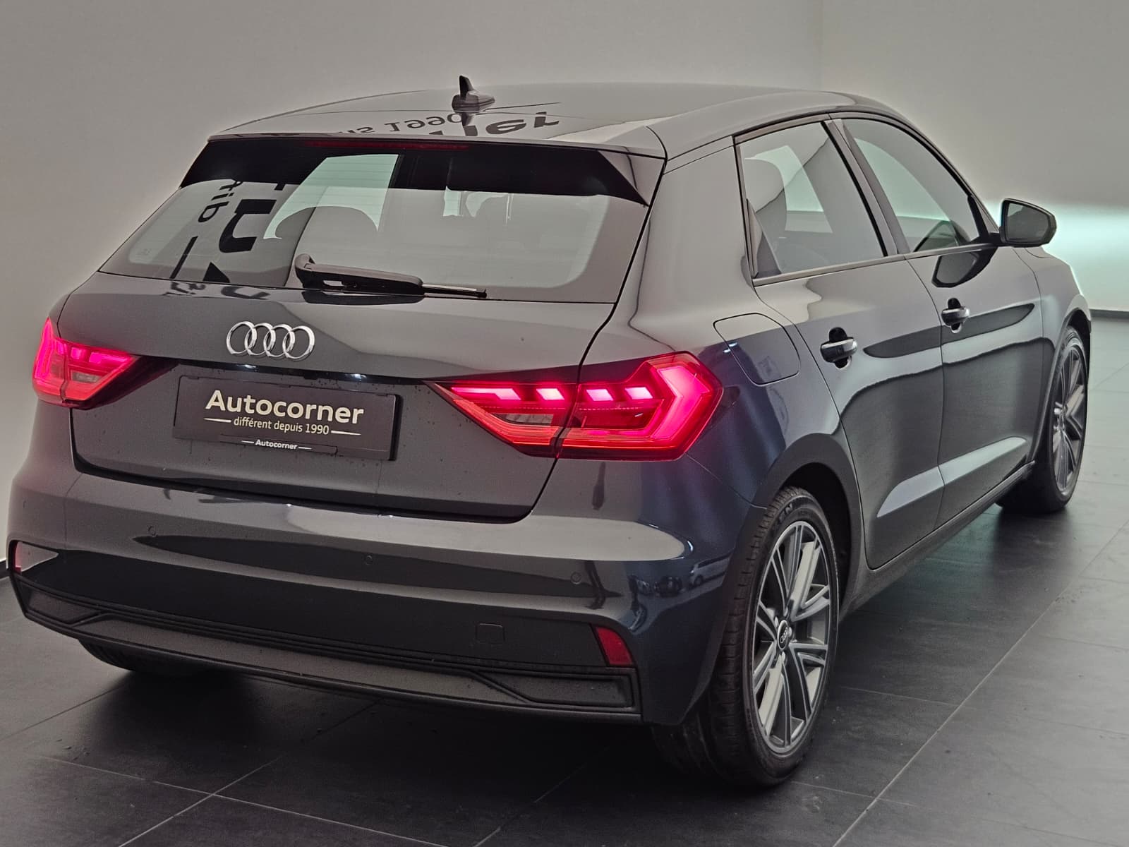 AUDI A1 Sportback 30 TFSI Attraction S-tronic-image-6