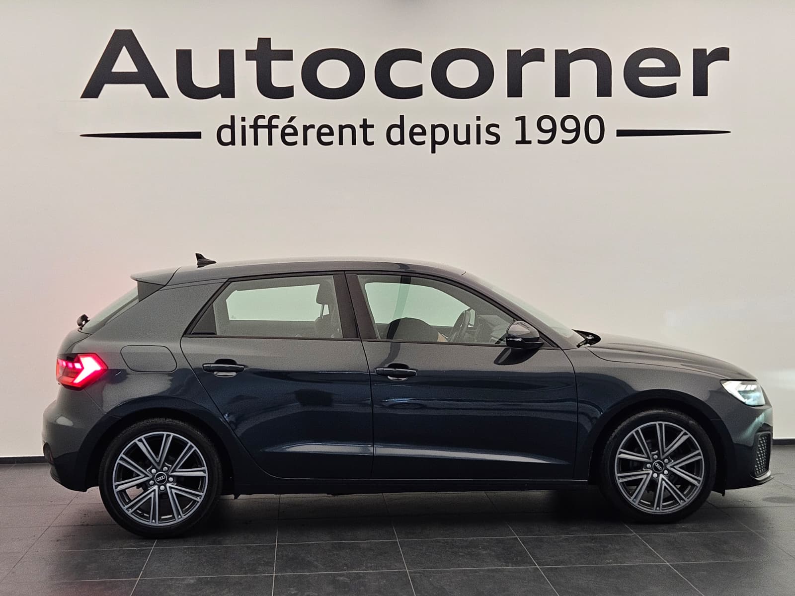 AUDI A1 Sportback 30 TFSI Attraction S-tronic-image-5