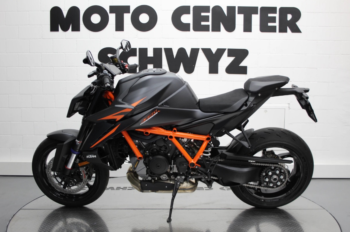 KTM 1390 Super Duke R EVO-image-4