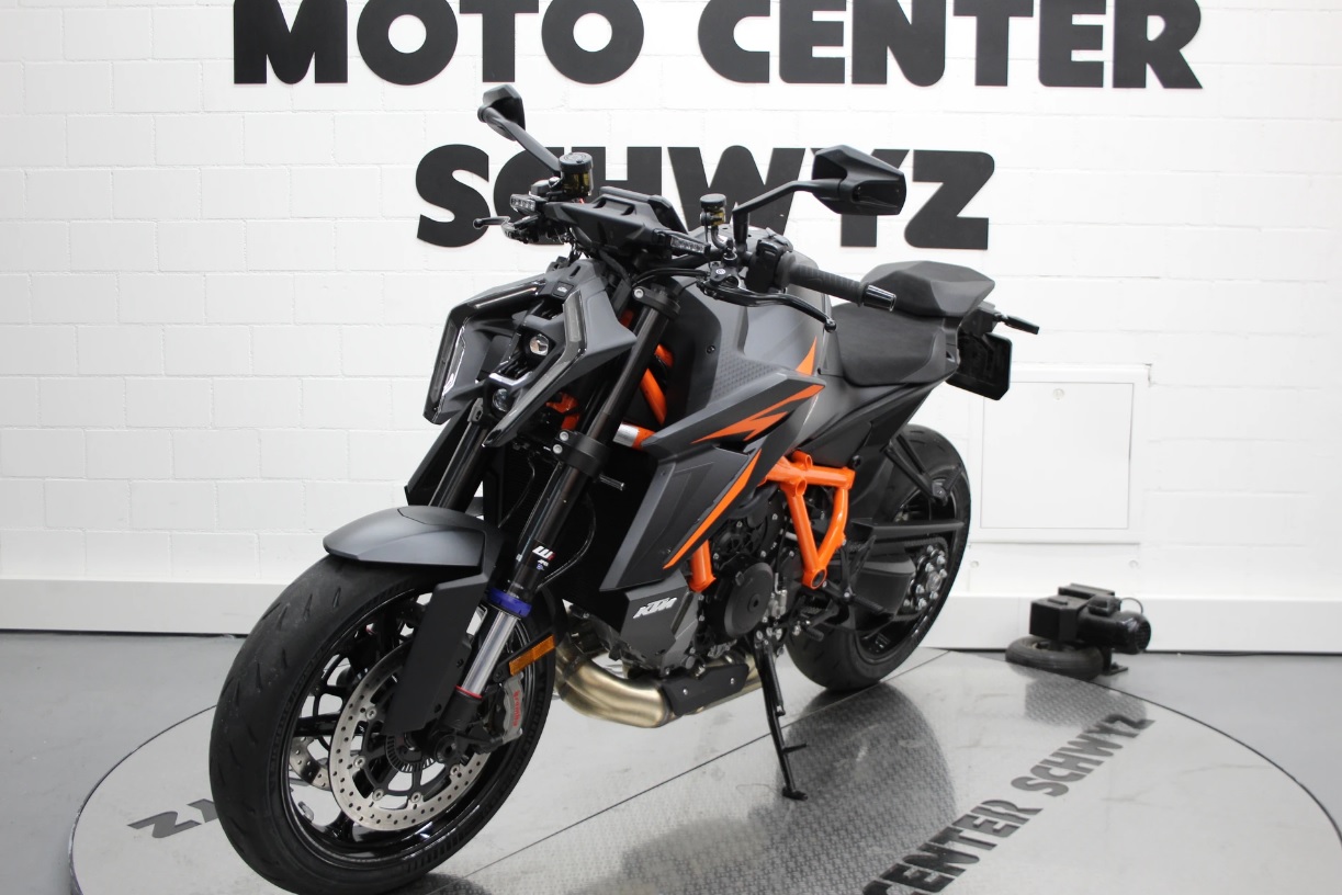KTM 1390 Super Duke R EVO-image-3