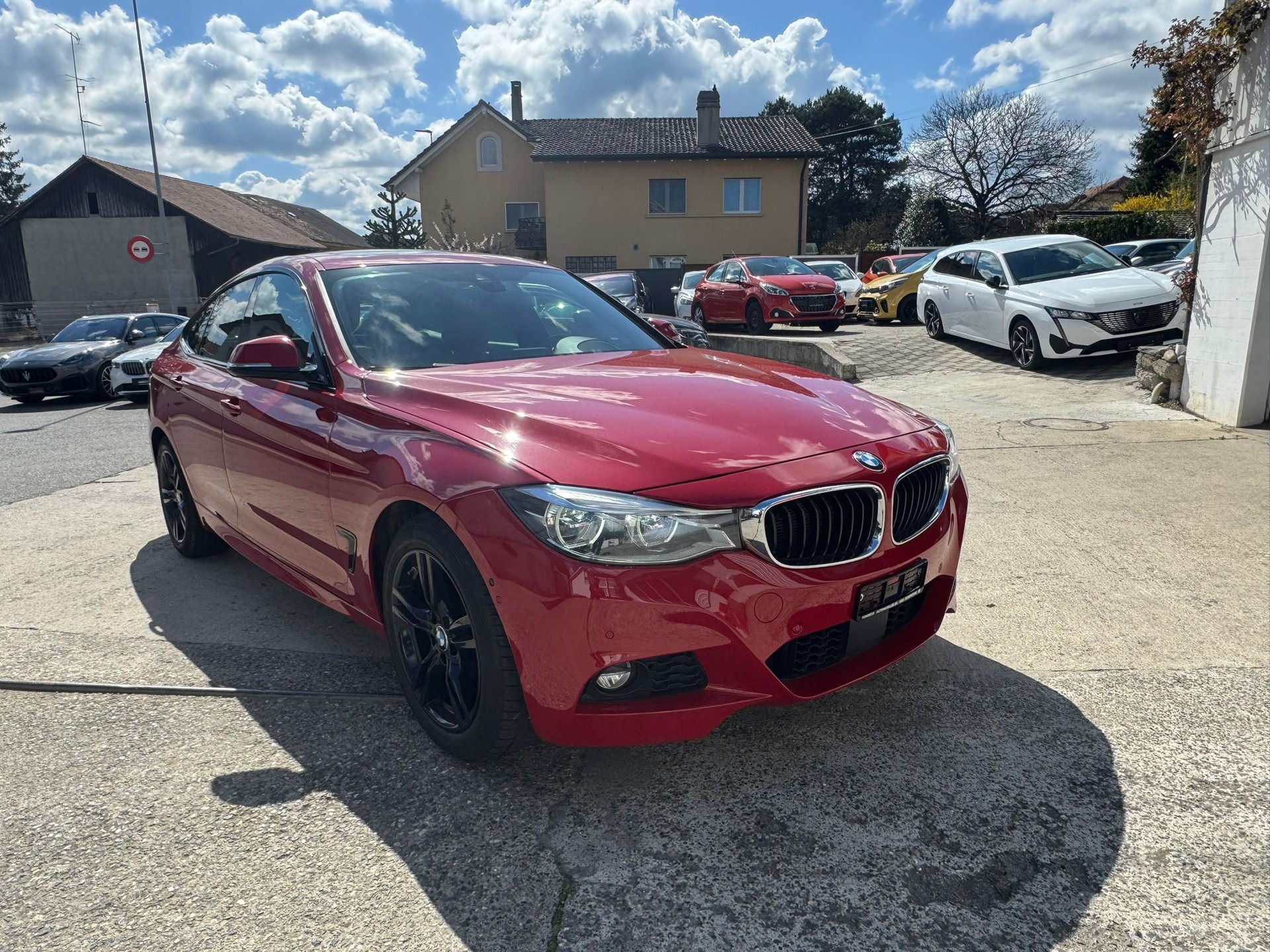 BMW 330d GT xDrive Sport Line Steptronic-image-5