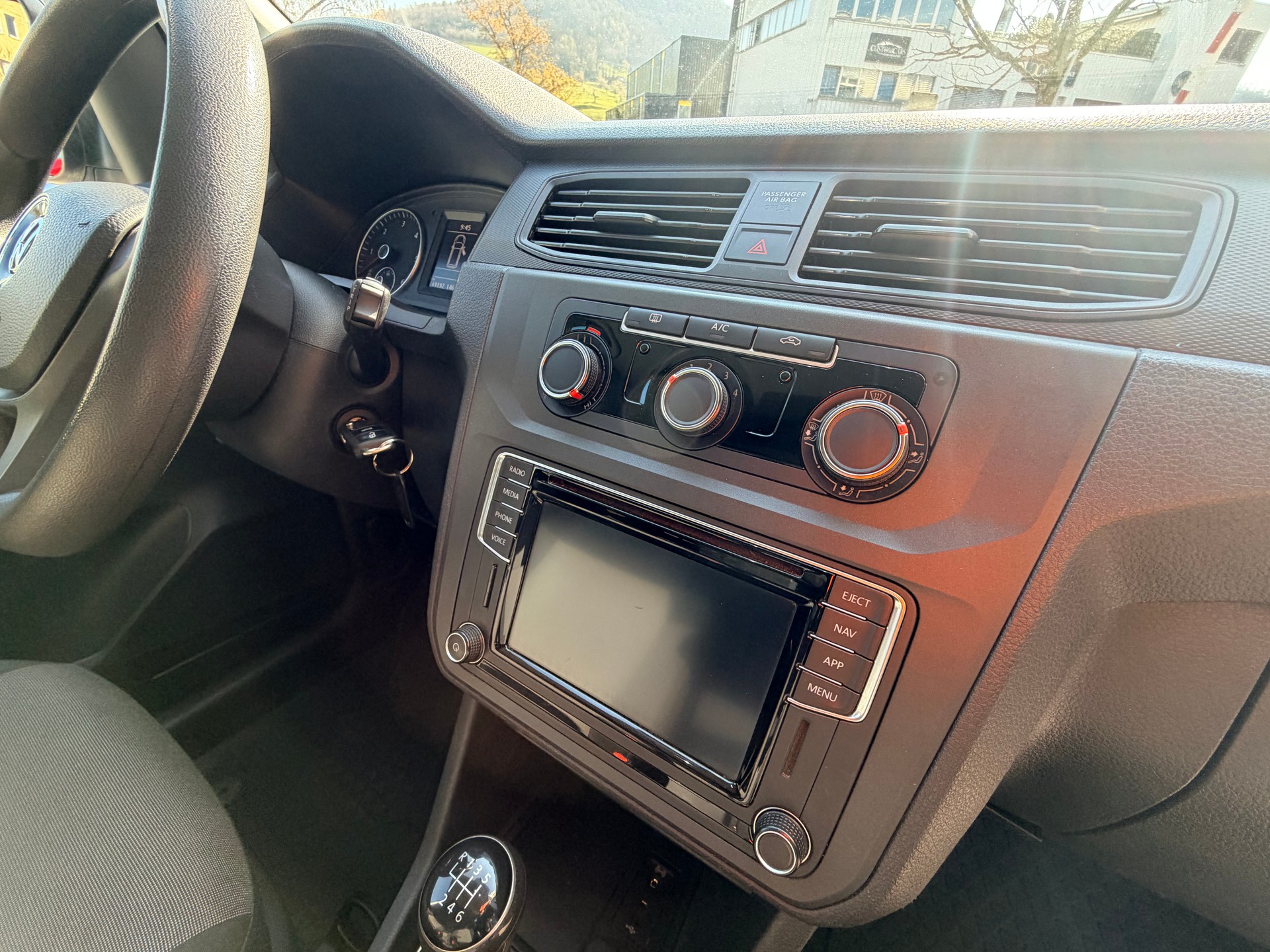 VW Caddy Maxi 2.0TDI 4Motion BlueMotion Technology-image-11