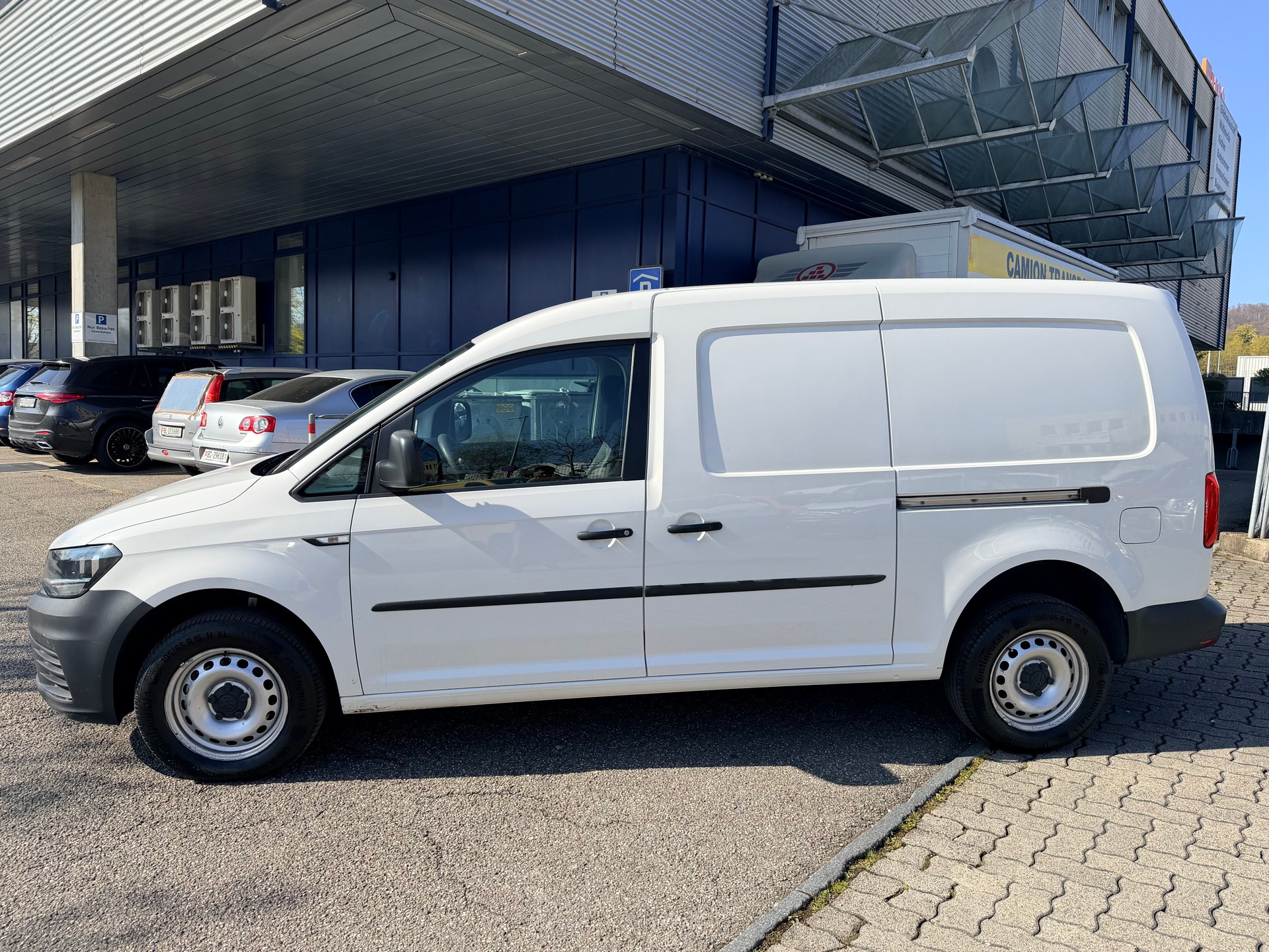 VW Caddy Maxi 2.0TDI 4Motion BlueMotion Technology-image-6
