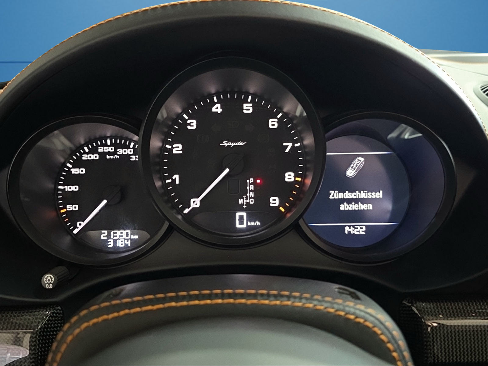 PORSCHE 718 Boxster Spyder PDK-image-13