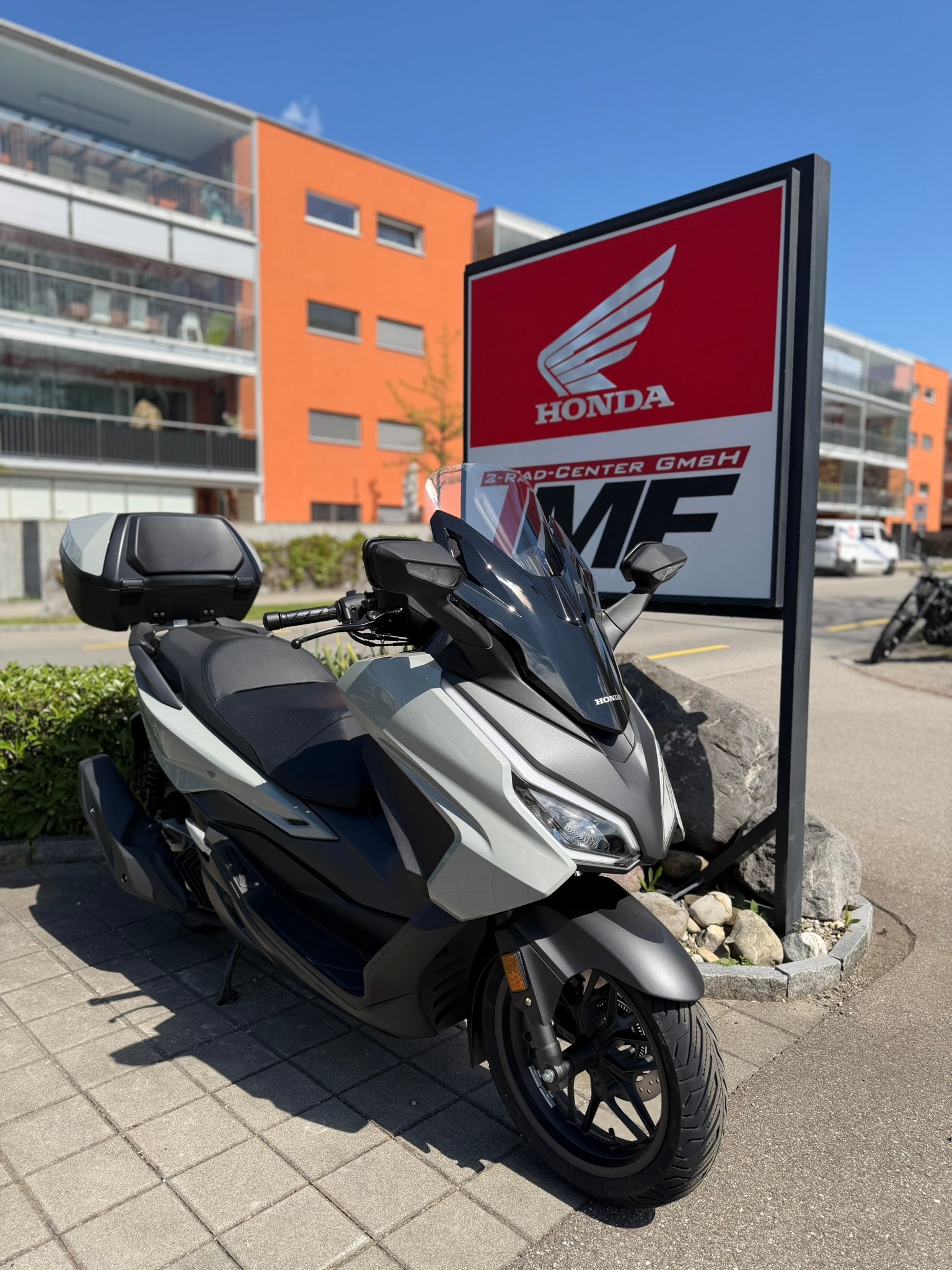 HONDA Nss 125 Forza Smart TopBox-image-1