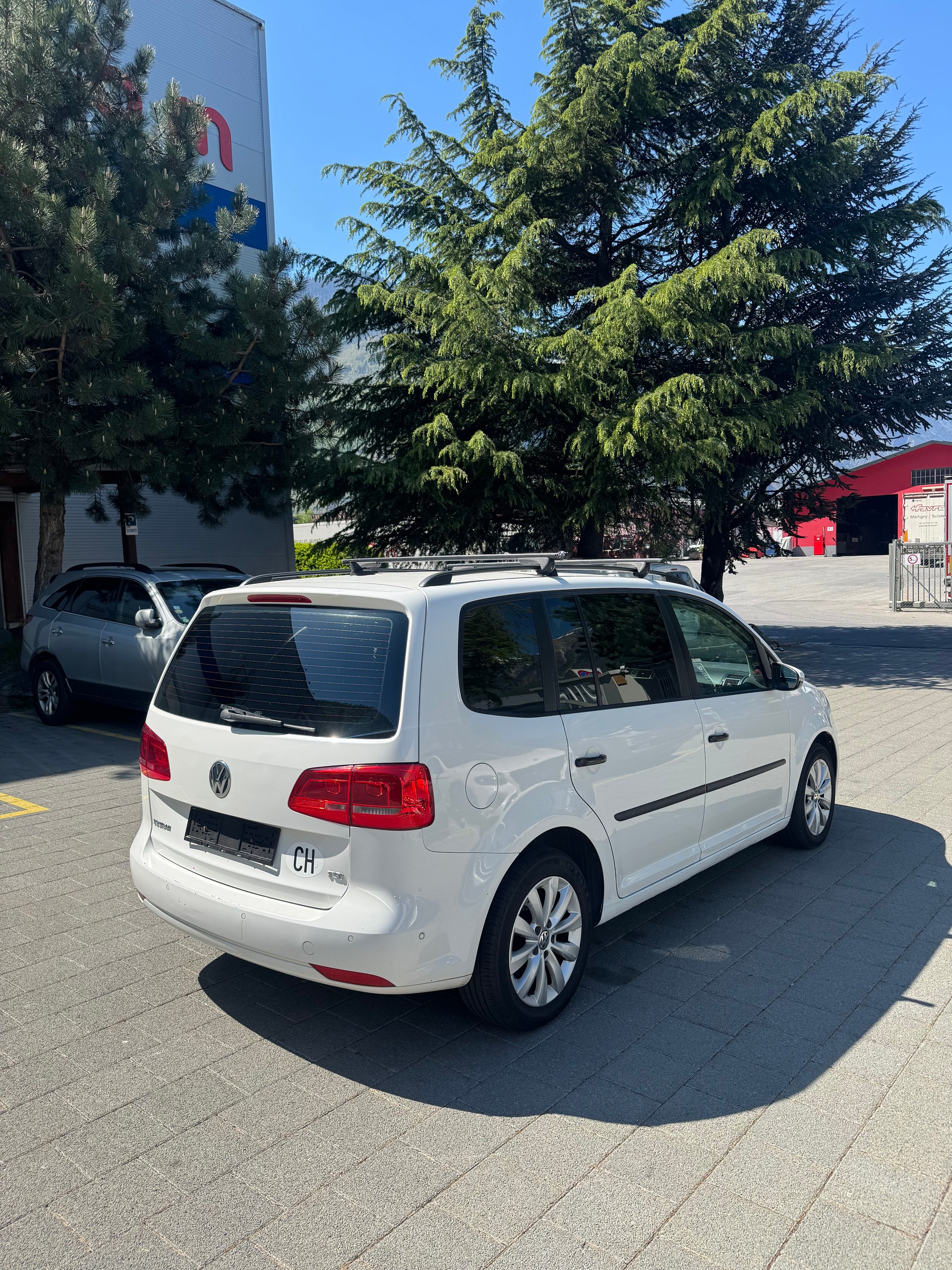 VW TOURAN-image-2