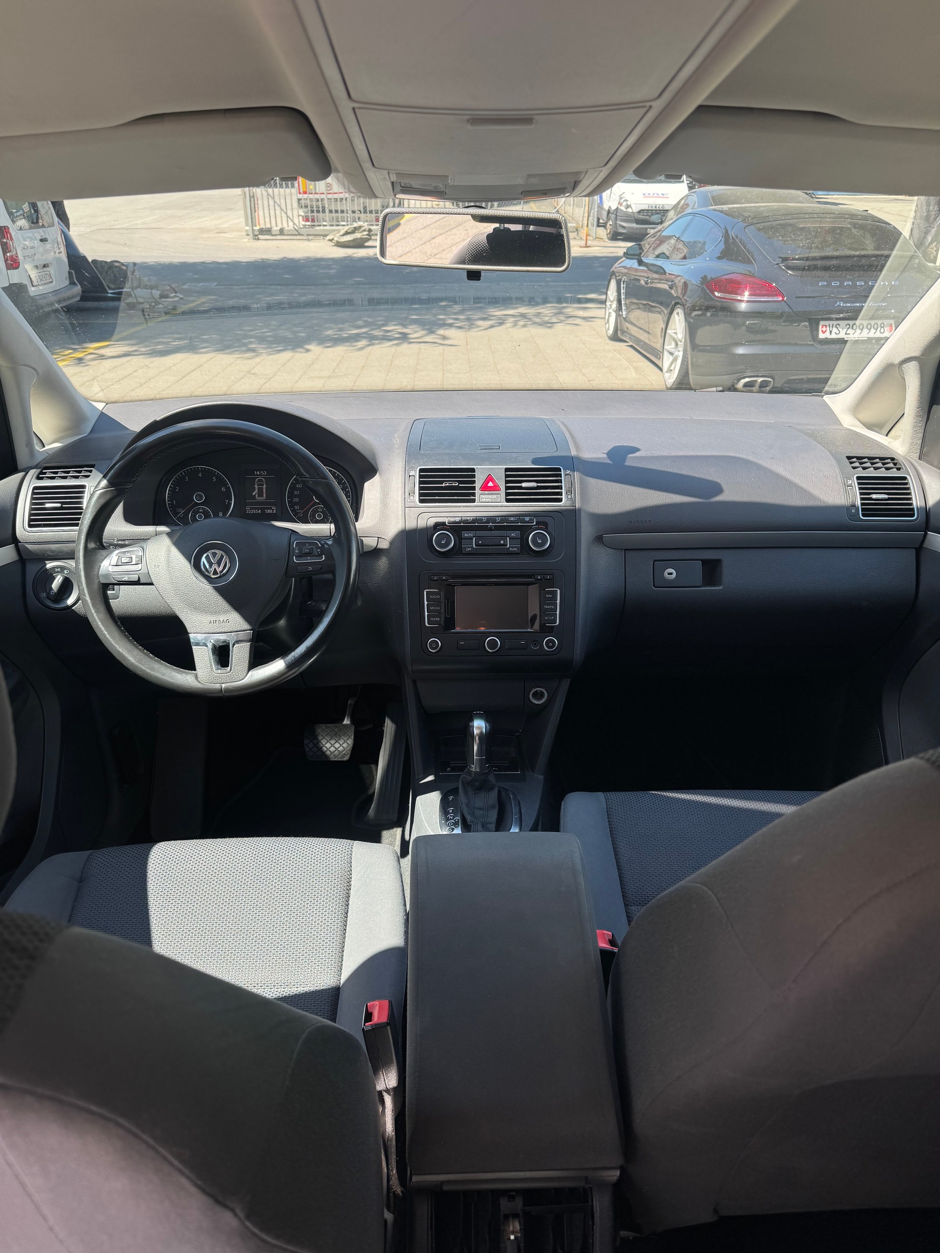 VW TOURAN-image-5