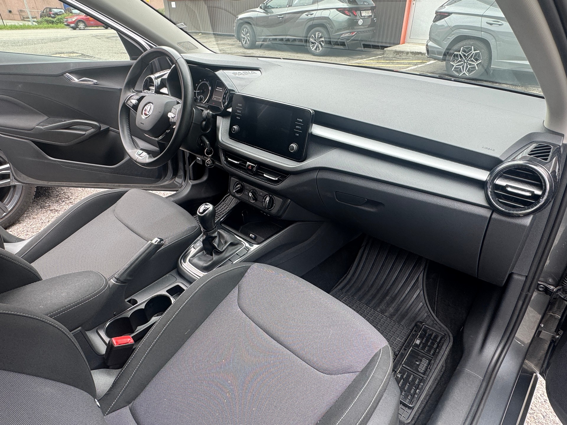 SKODA Fabia 1.0 TSI Ambition-image-5