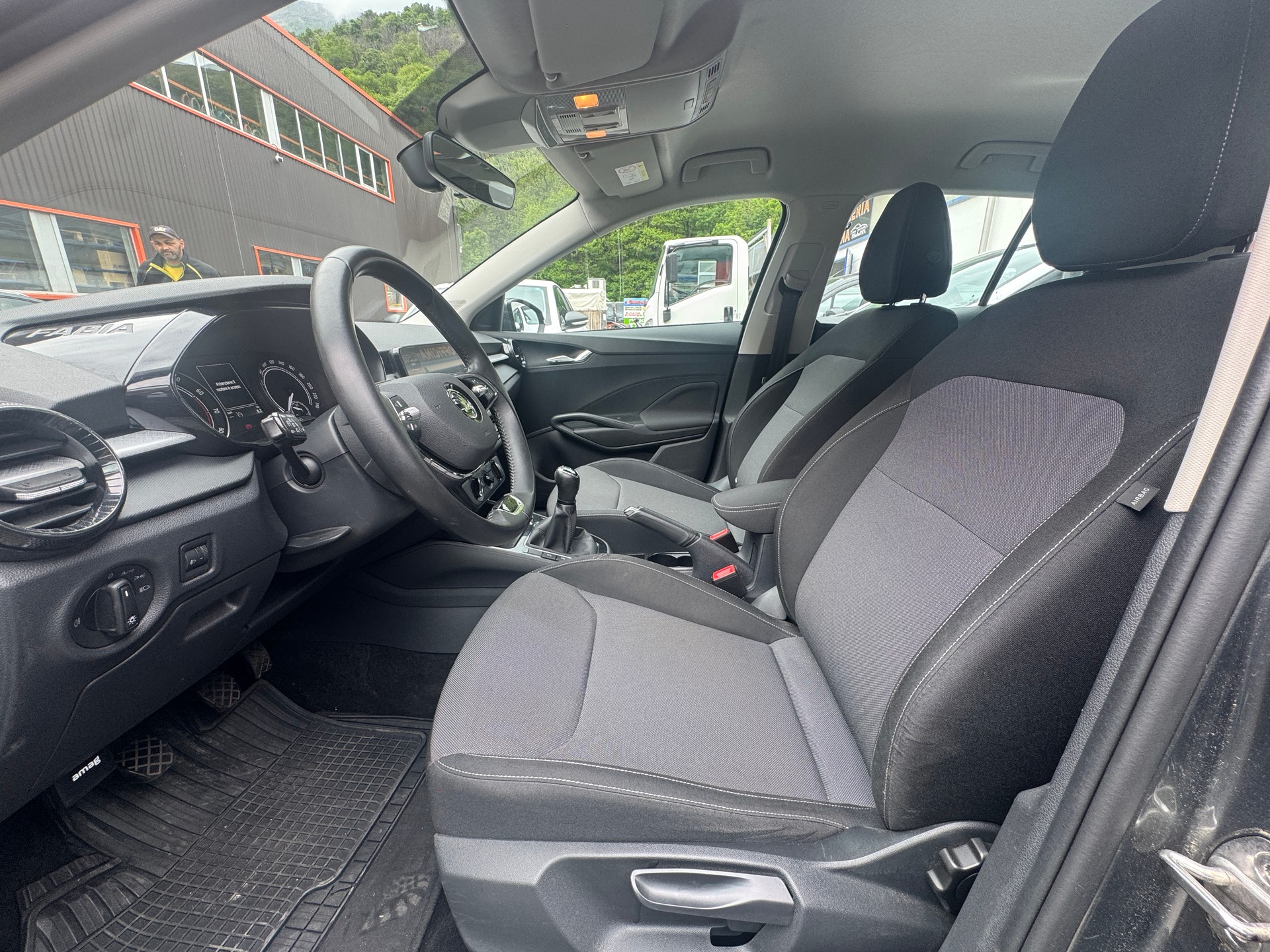 SKODA Fabia 1.0 TSI Ambition-image-7