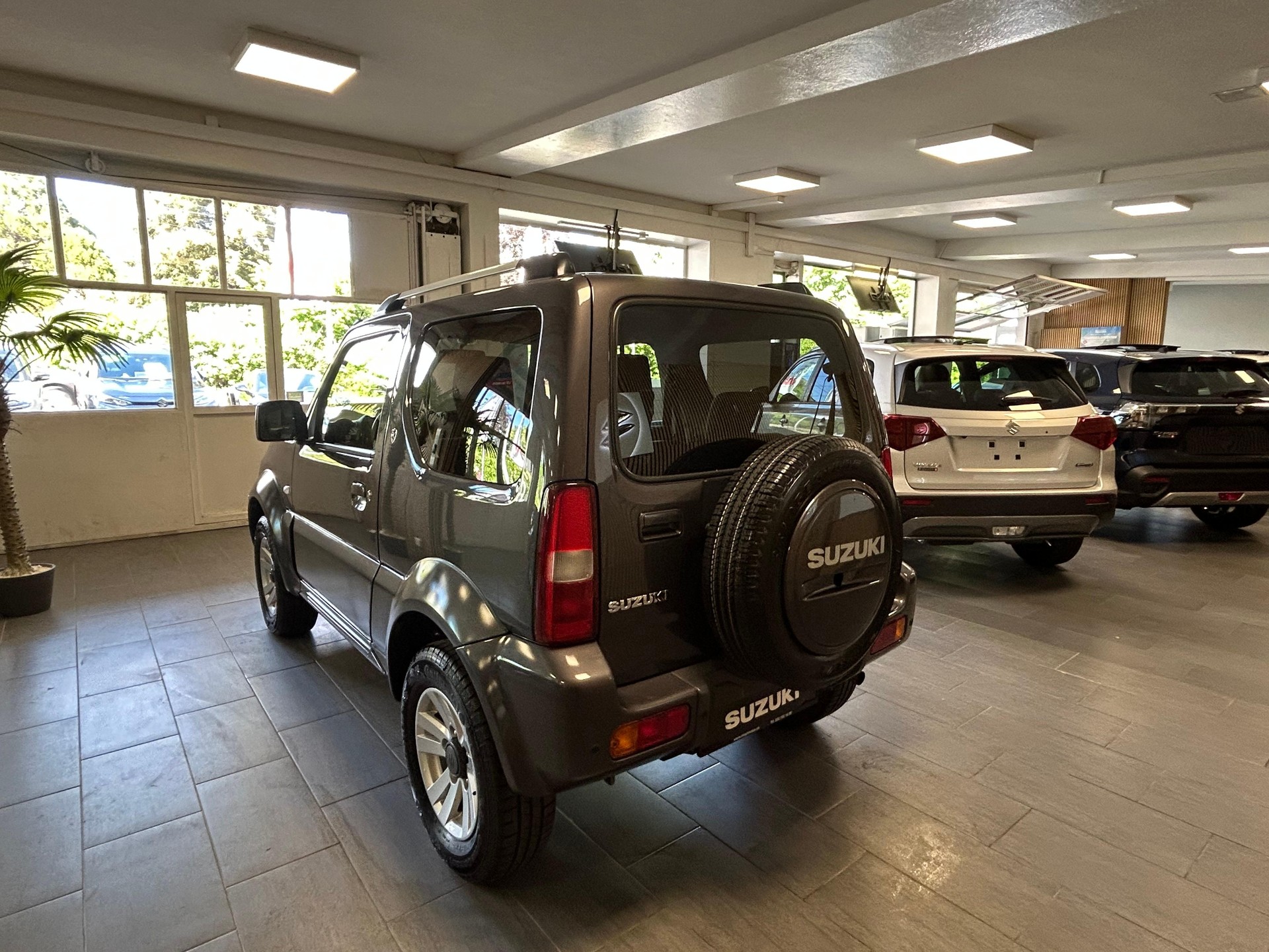 SUZUKI Jimny Wagon 1.3 4WD GL Top Sergio Cellano Automatique 4 Place/4Platz-image-4