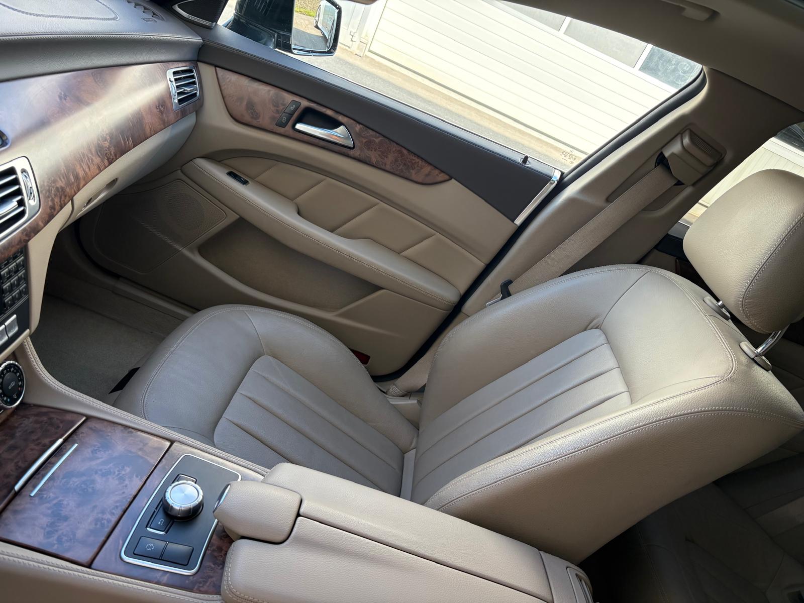 MERCEDES-BENZ CLS SB 350 CDI Executive 4Matic 7G-Tronic-image-8