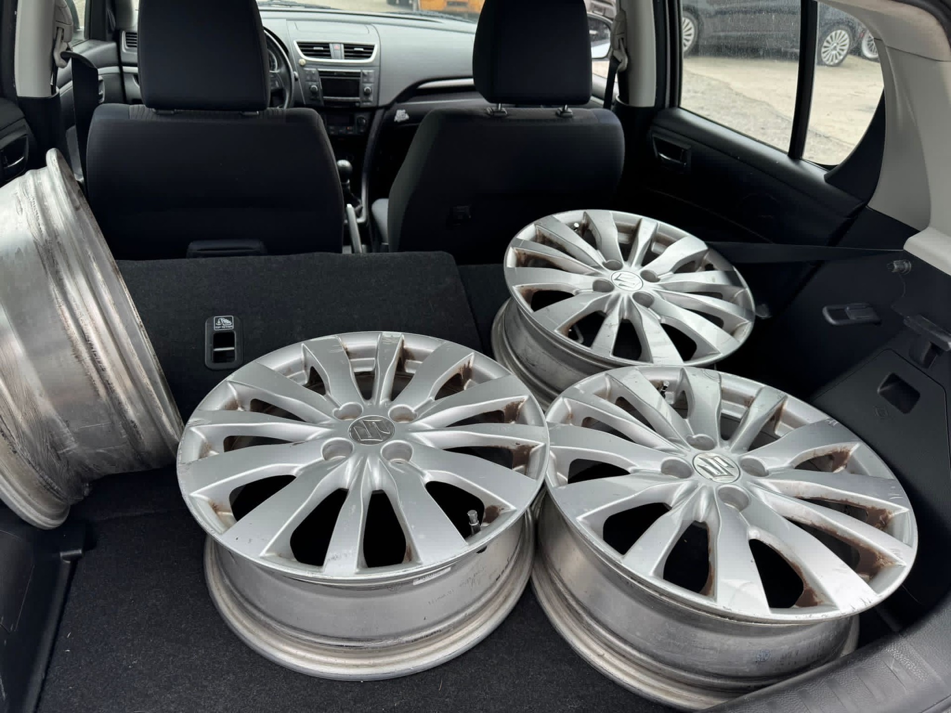 SUZUKI Swift 1.2i 16V GL Top 4x4-image-9