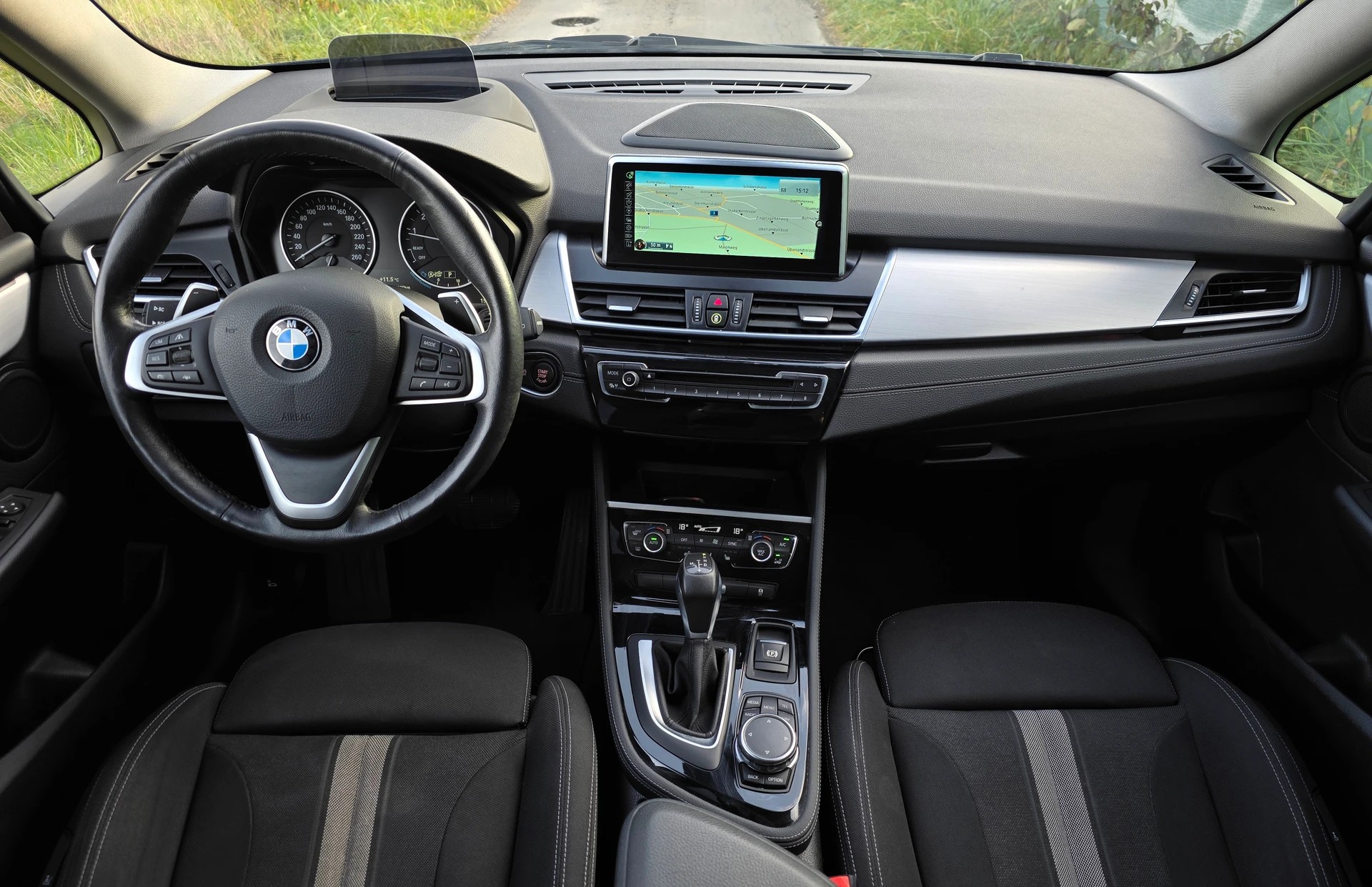 BMW 220i Gran Tourer Sport Line Steptronic *Frisch ab MFK* 7-Sitzer *-image-9