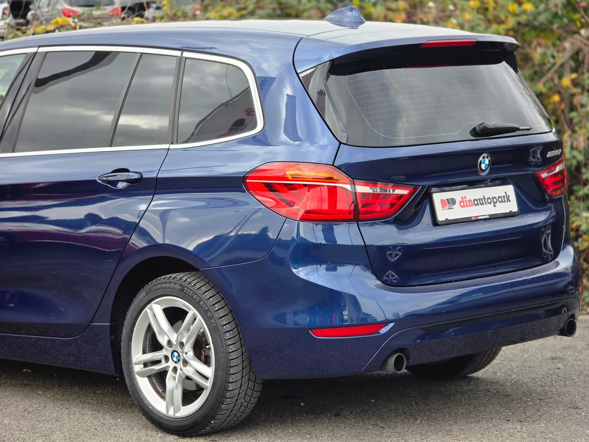 BMW 220i Gran Tourer Sport Line Steptronic *Frisch ab MFK* 7-Sitzer *-image-5