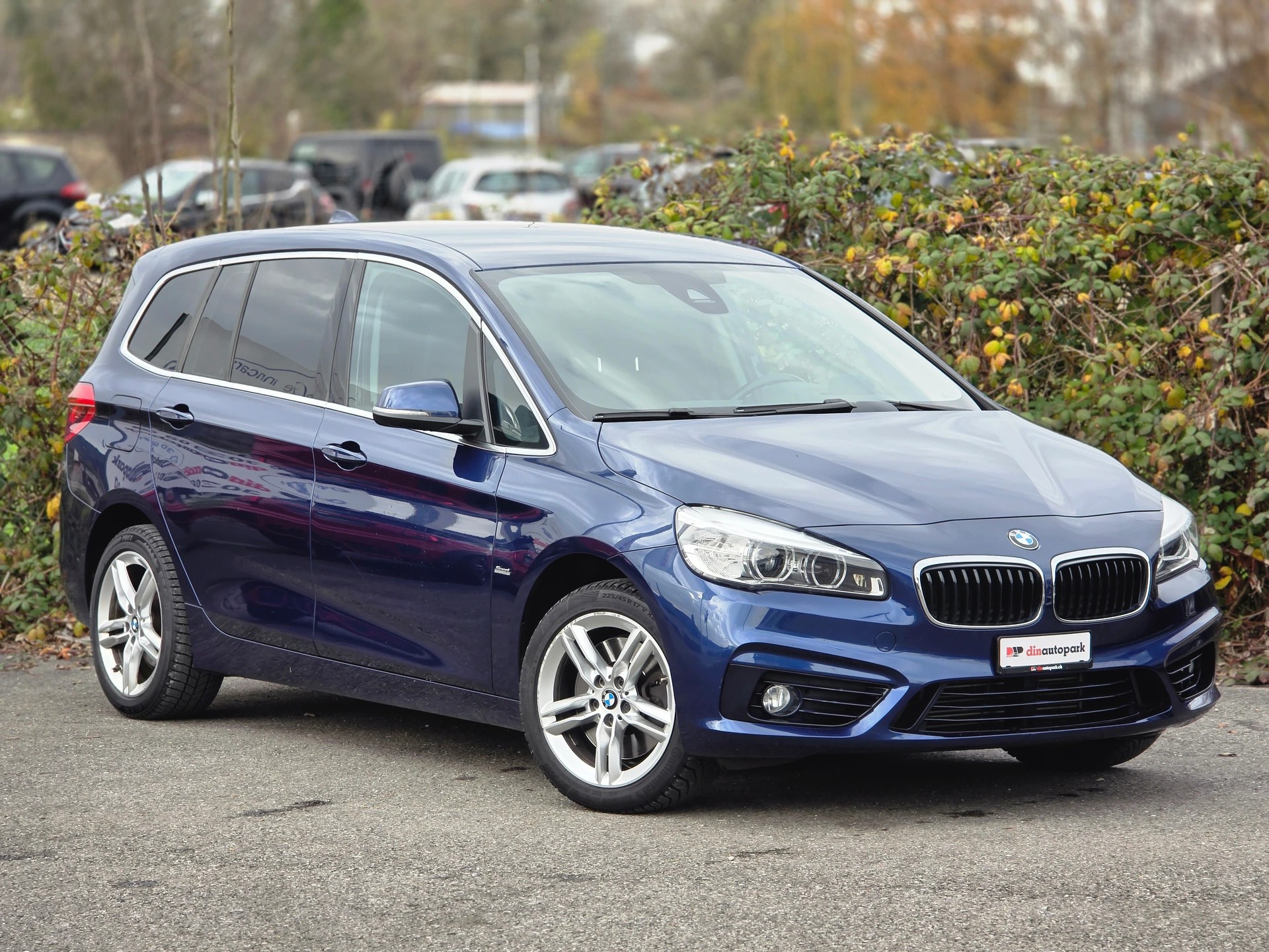 BMW 220i Gran Tourer Sport Line Steptronic *Frisch ab MFK* 7-Sitzer *-showroom-element-1