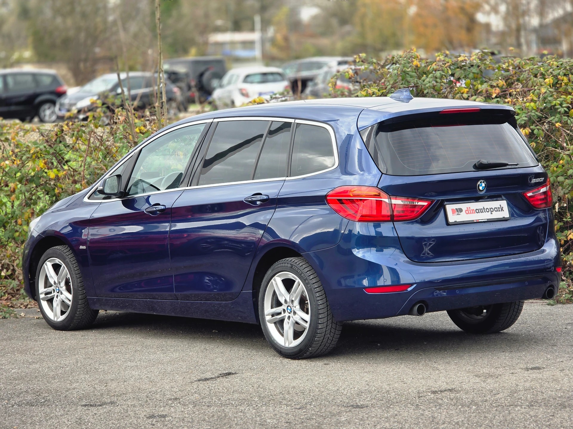 BMW 220i Gran Tourer Sport Line Steptronic *Frisch ab MFK* 7-Sitzer *-image-4